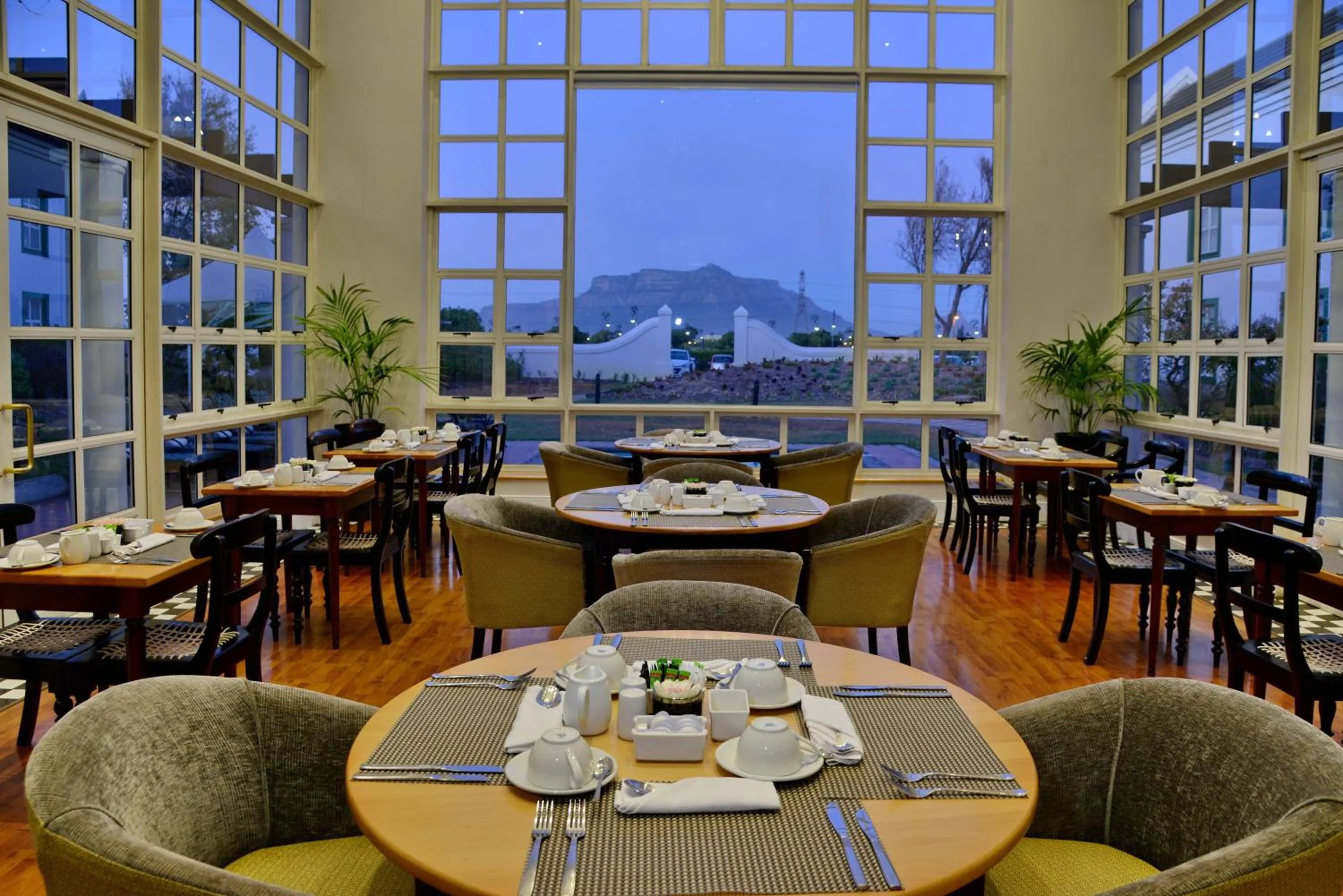 Restaurant/places to eat in City Lodge Hotel GrandWest