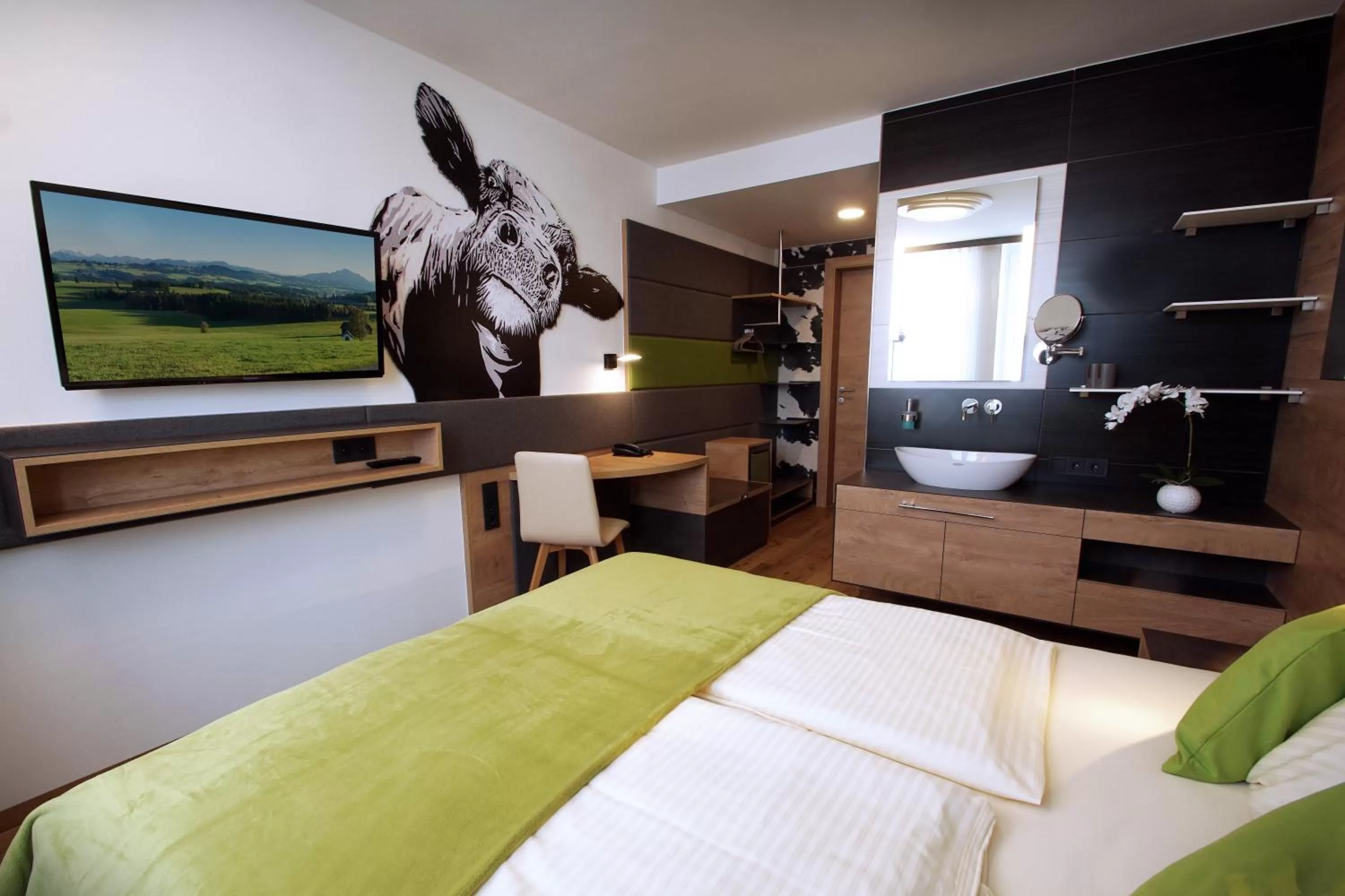 Photo of the whole room, Bed in Hotel Peterhof