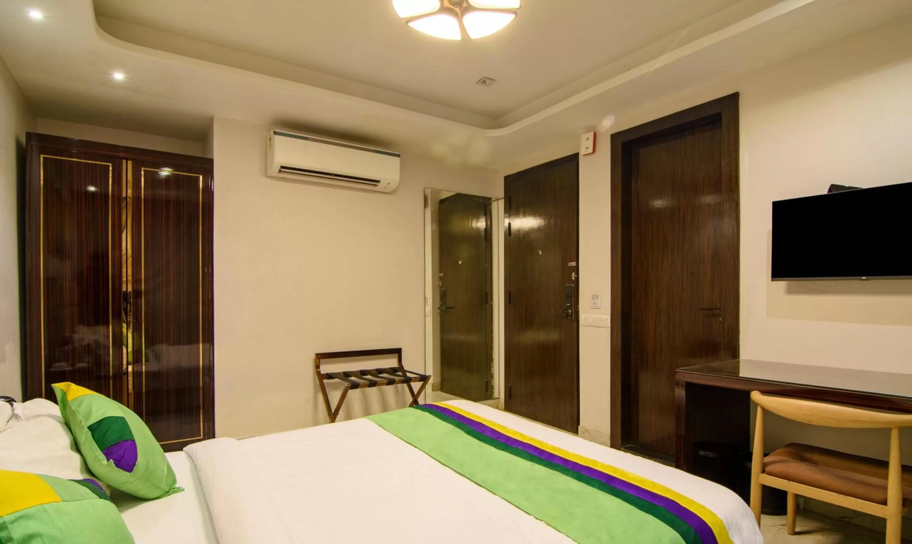 Bed in Treebo Trend Krish Residency