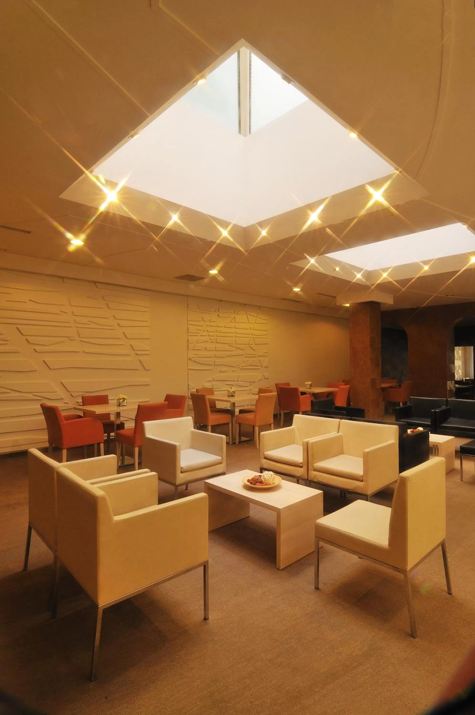 Restaurant/places to eat in Star City Hotel