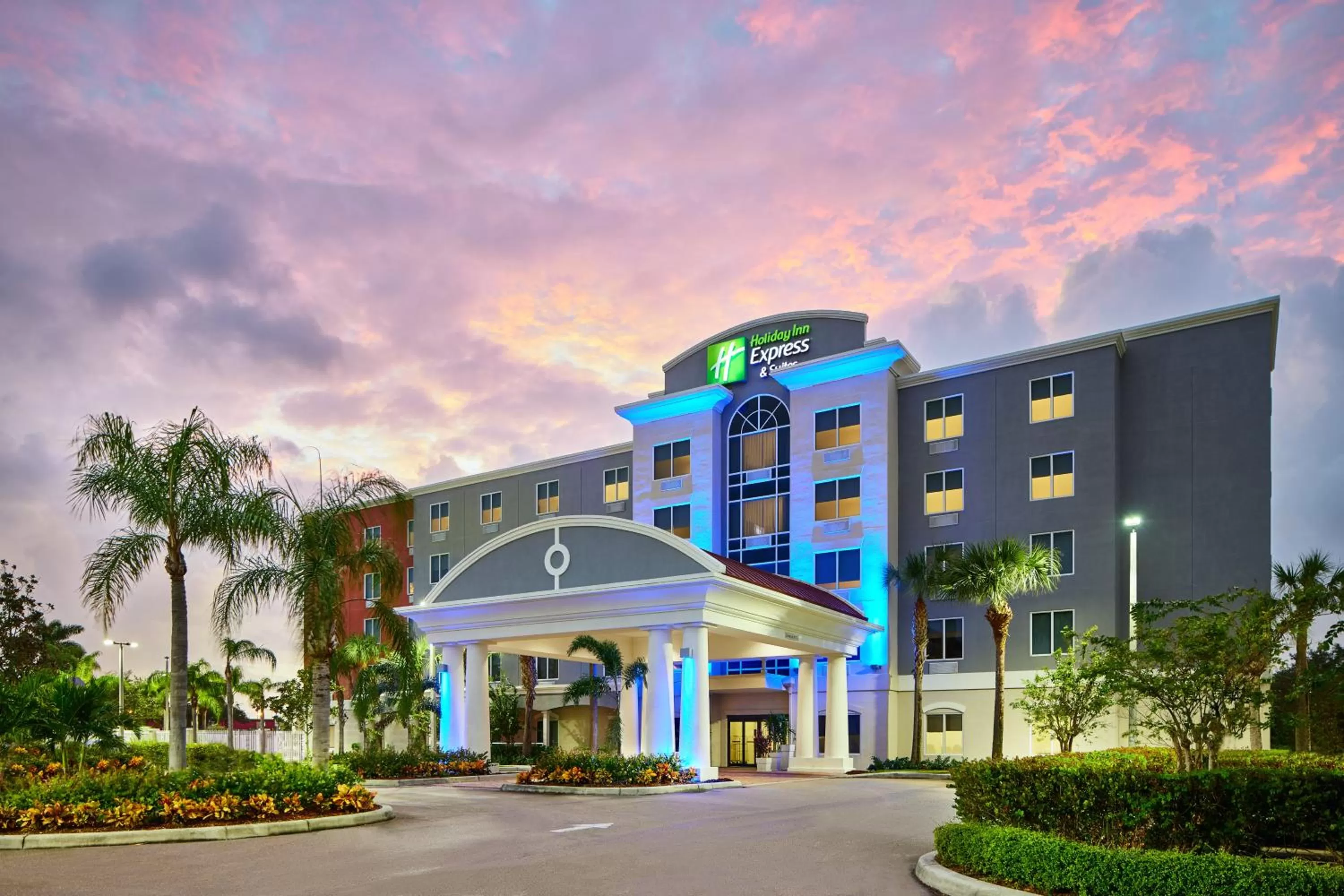 Facade/entrance in Holiday Inn Express Hotel & Suites Port St. Lucie West by IHG