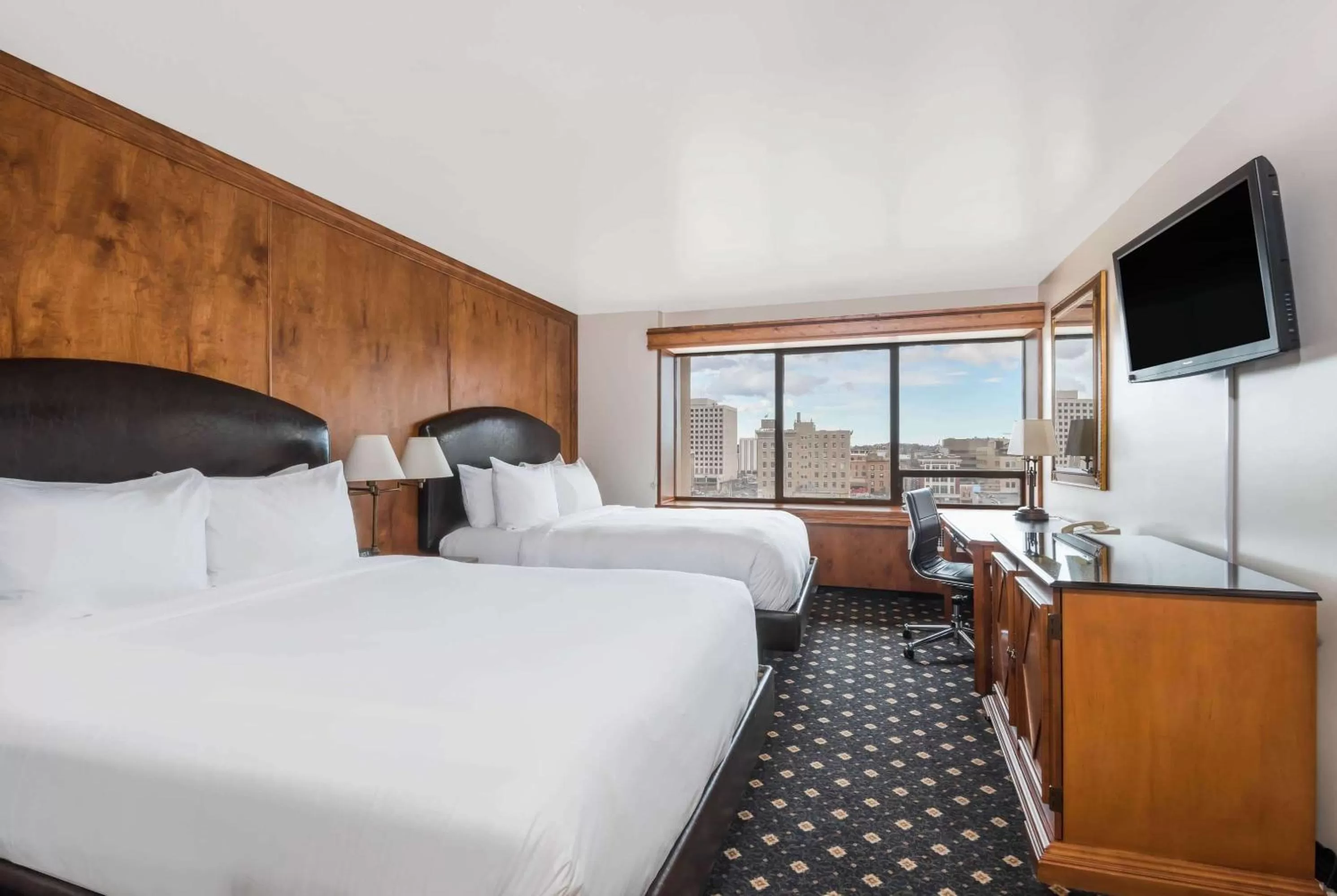 Photo of the whole room, Bed in The Antlers, a Wyndham Hotel