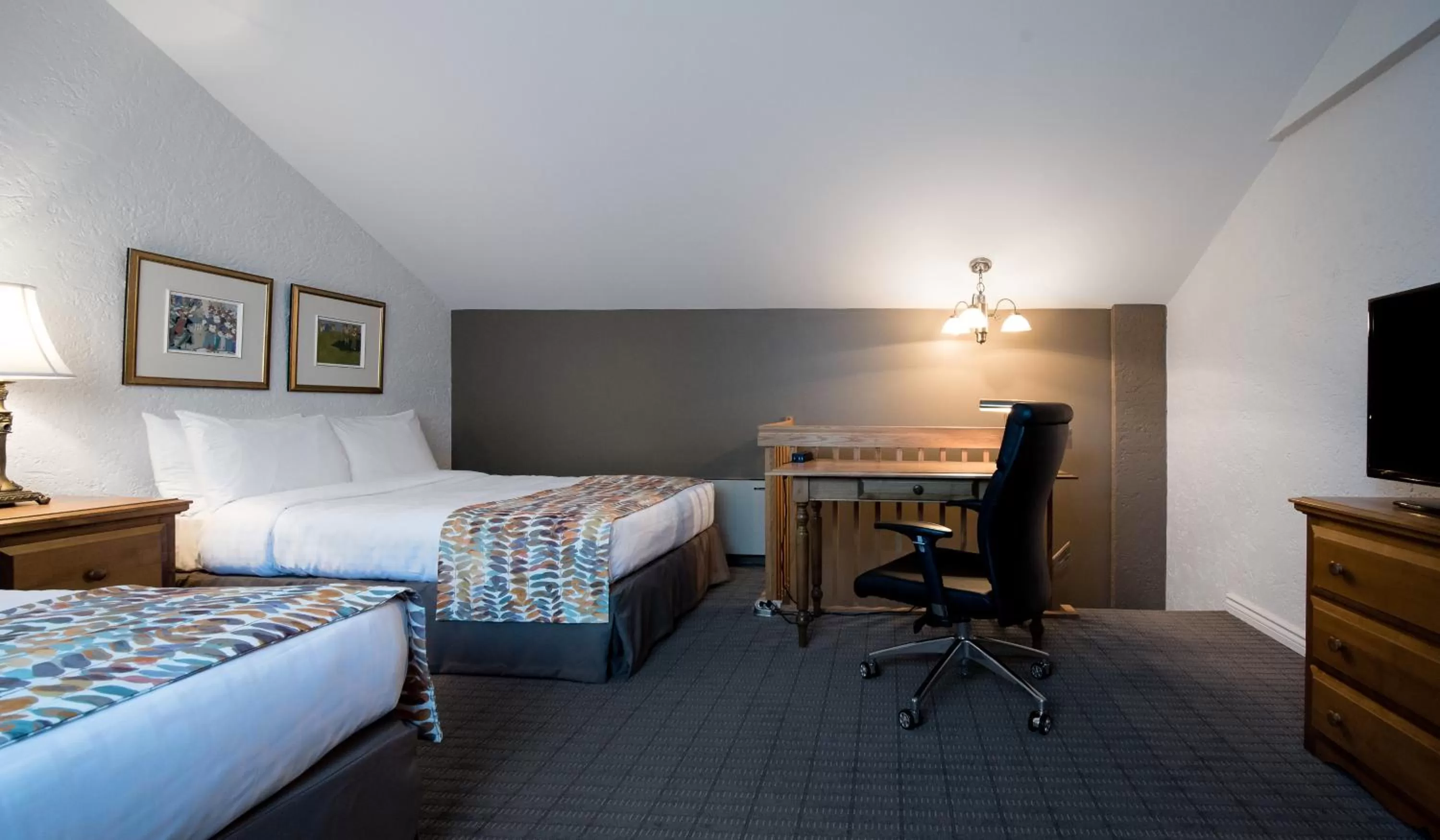 Photo of the whole room in Hôtel Chéribourg