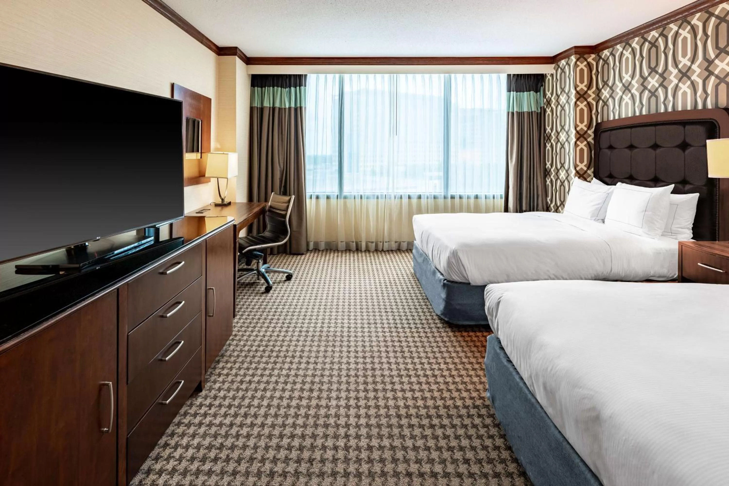 Bedroom, Bed in Hilton Alexandria Mark Center