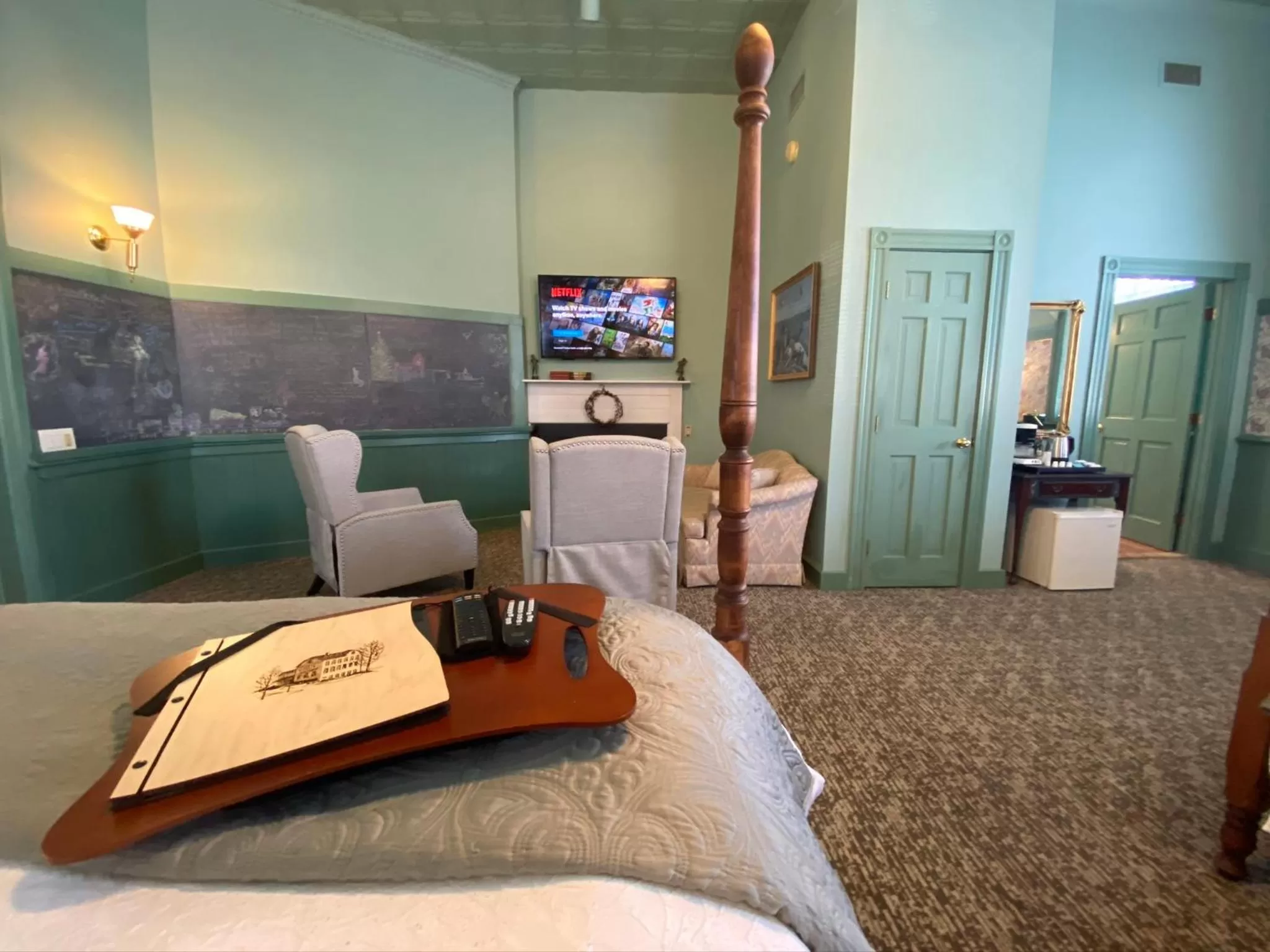 TV and multimedia, Bed in Chambery Inn