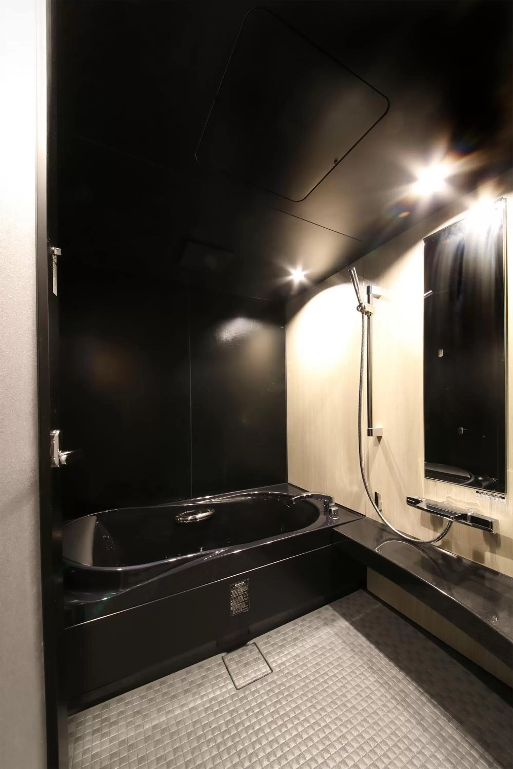 Shower in HOTEL SHIKISAI KYOTO