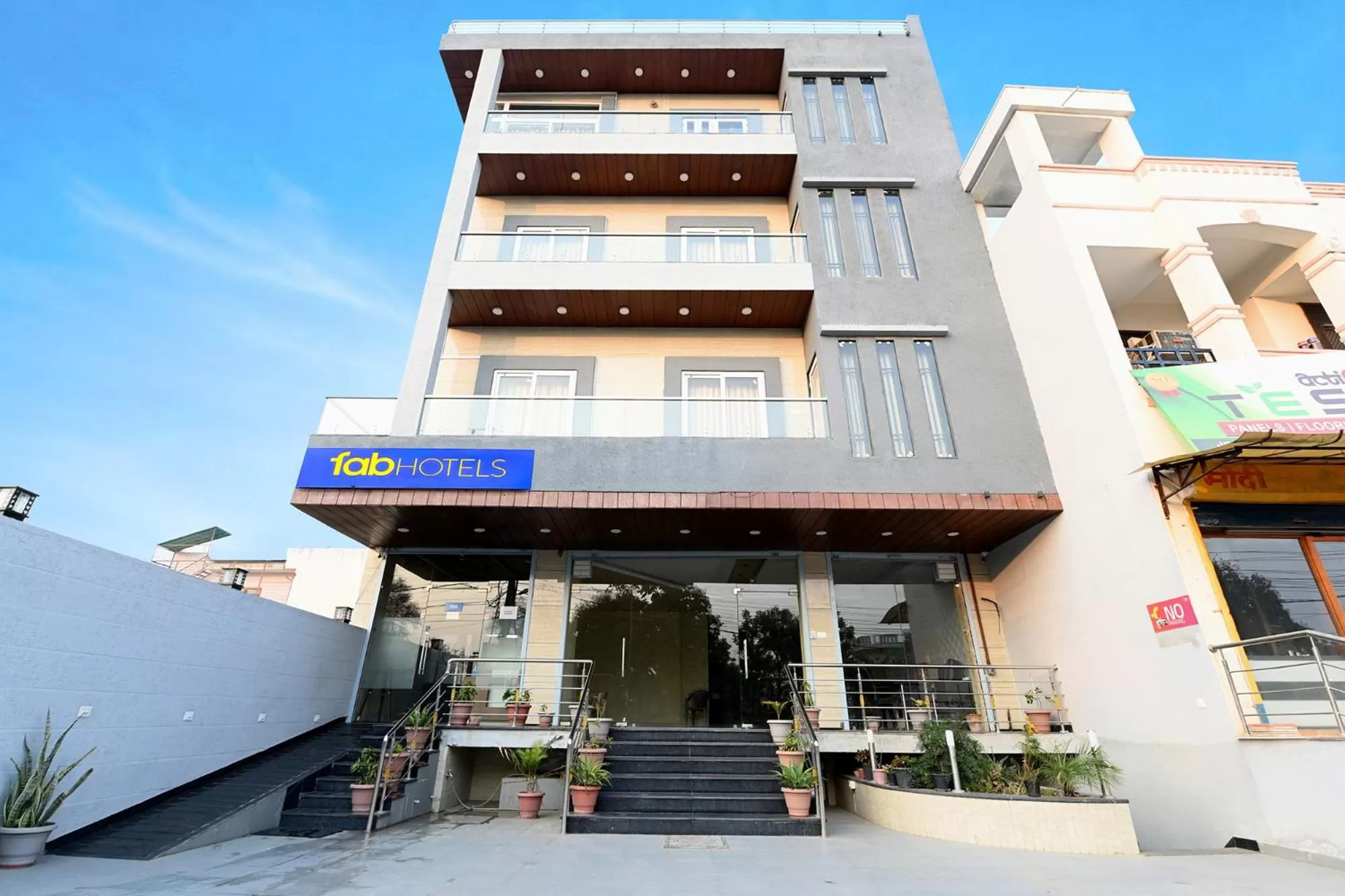 Facade/entrance in FabHotel 7th Crossing Malviya Nagar