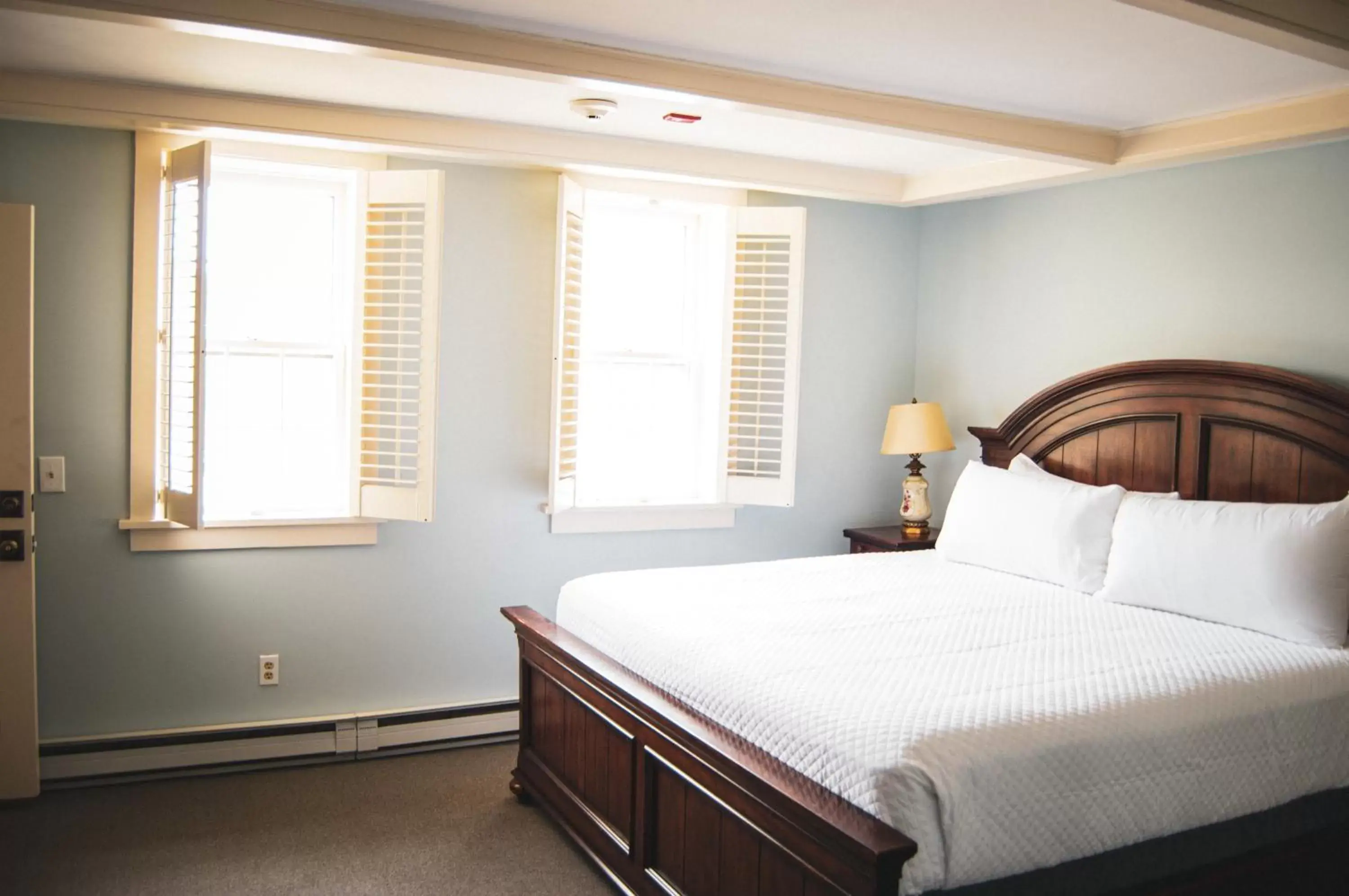 Deluxe King Suite in The General Stanton Inn Deluxe King Suite in The General Stanton Inn