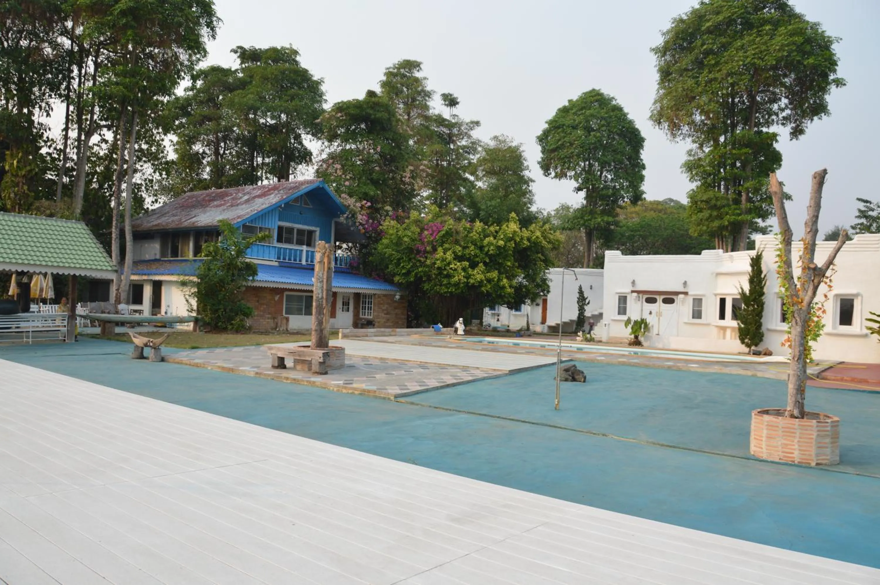 Scenic Riverside Resort