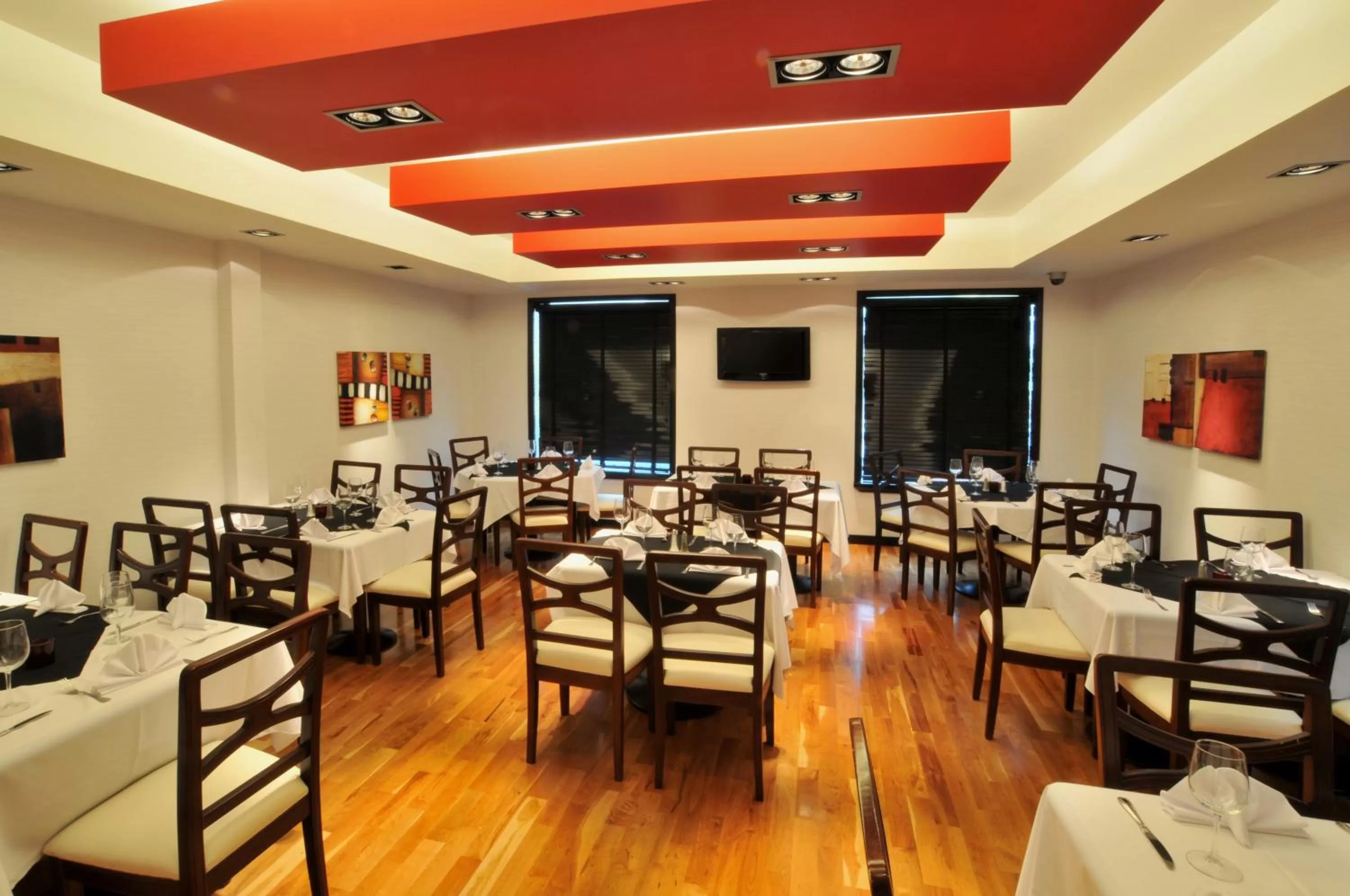 Restaurant/places to eat in Hotel Real del Rio