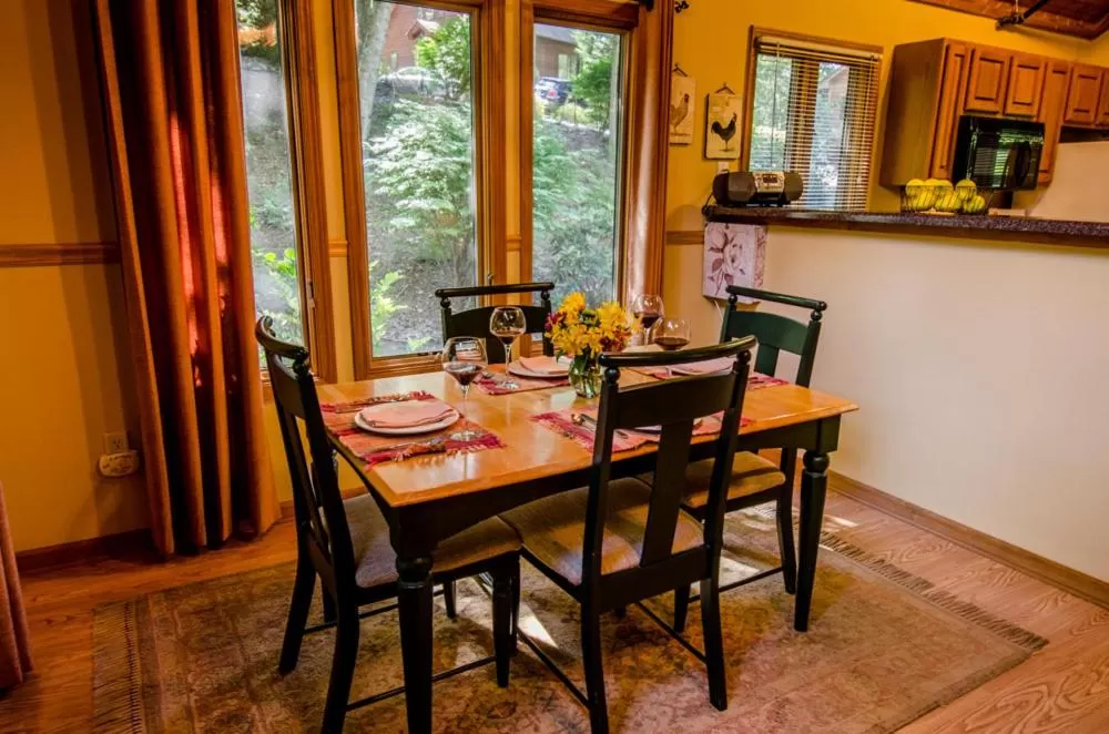 Dining area in Asheville Cabins of Willow Winds