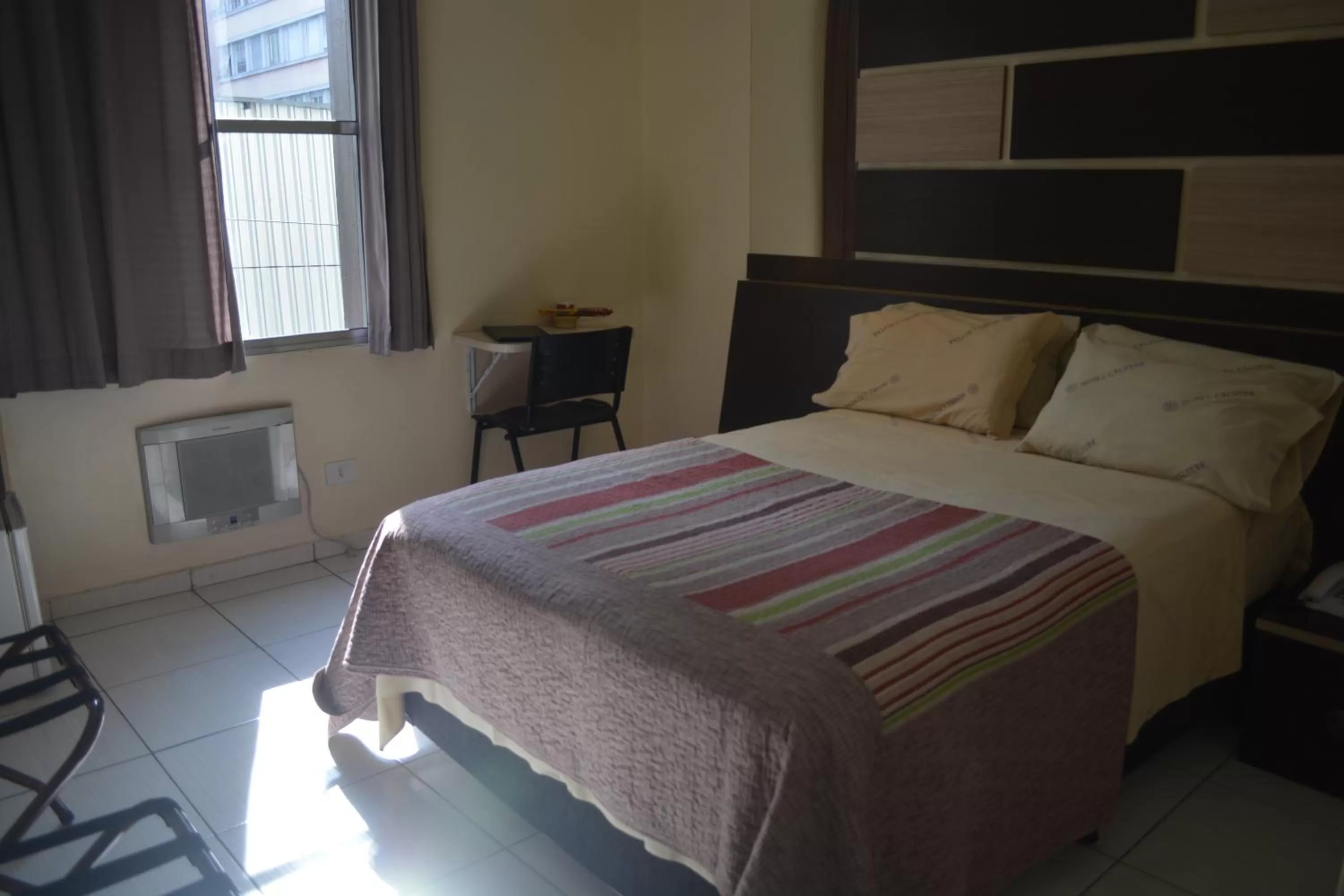 Bed in Hotel Calstar