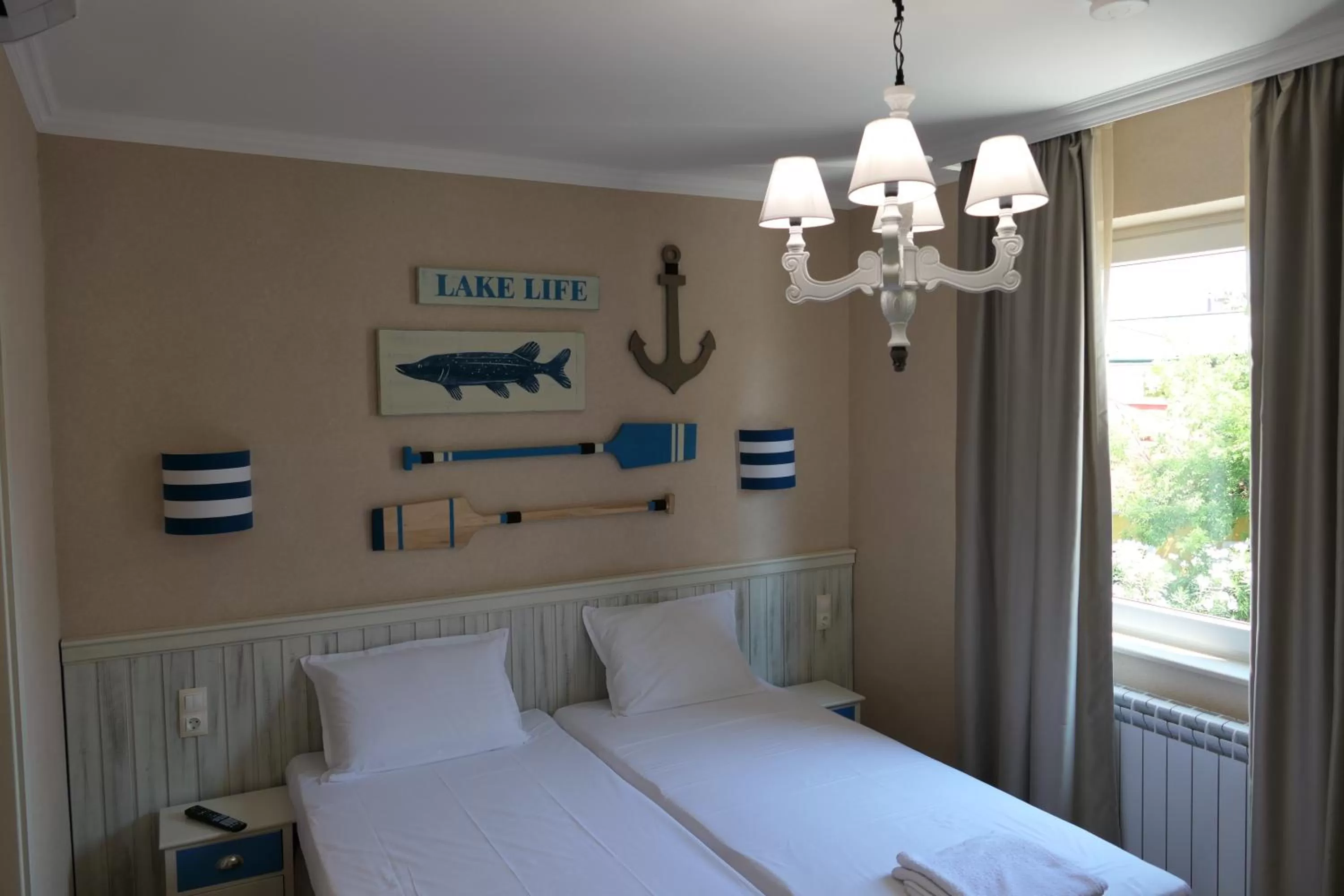 Staff, Bed in Hotel MEDITERRANEO
