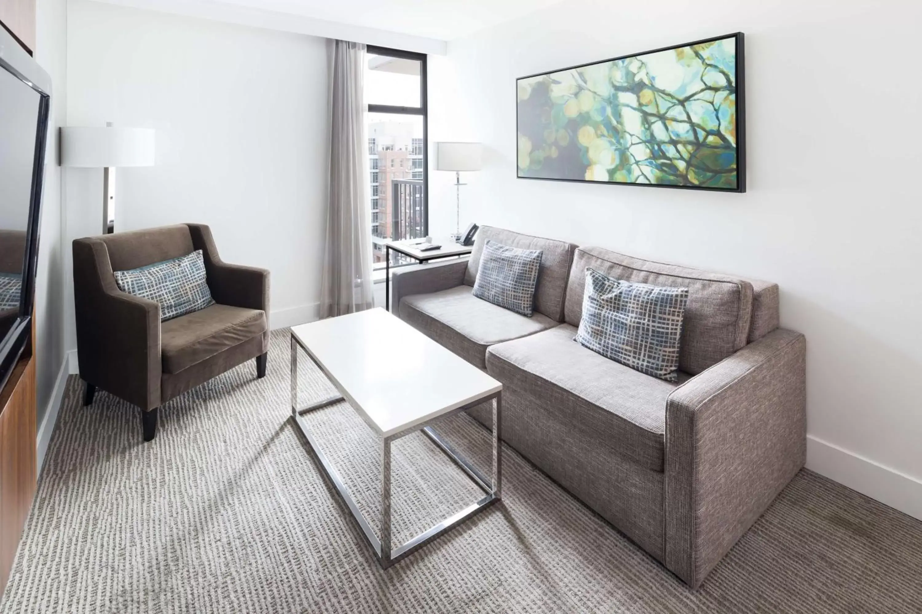 King Suite with Balcony in DoubleTree by Hilton Hotel & Suites Victoria King Suite with Balcony in DoubleTree by Hilton Hotel & Suites Victoria