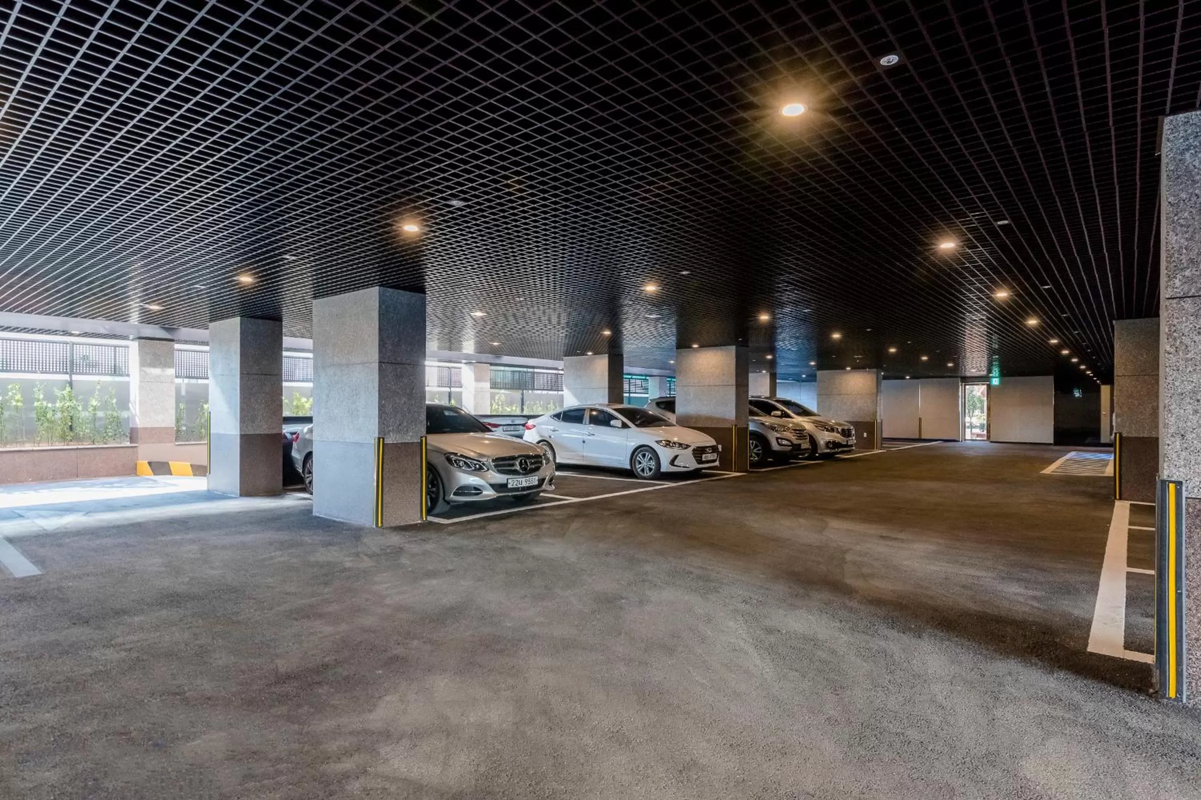 Parking in Air Sky Hotel