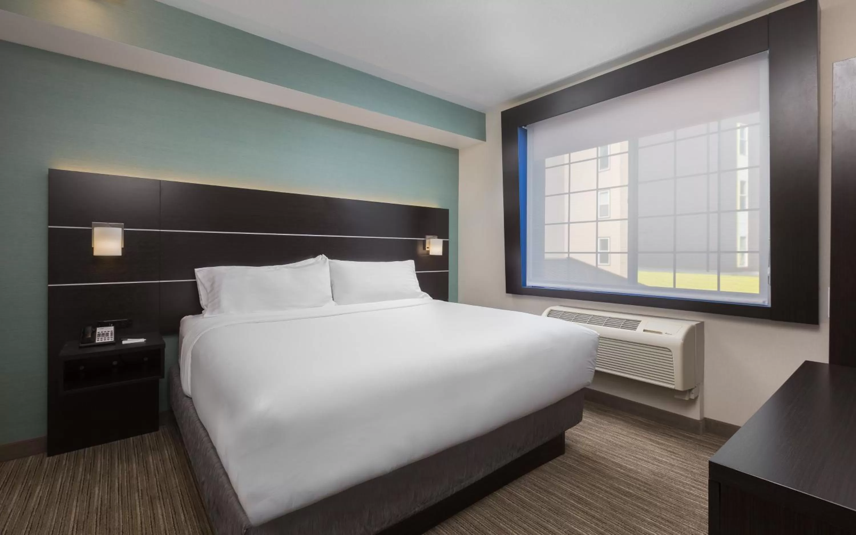 Bedroom, Bed in Holiday Inn Express Hotel & Suites Eugene Downtown - University by IHG