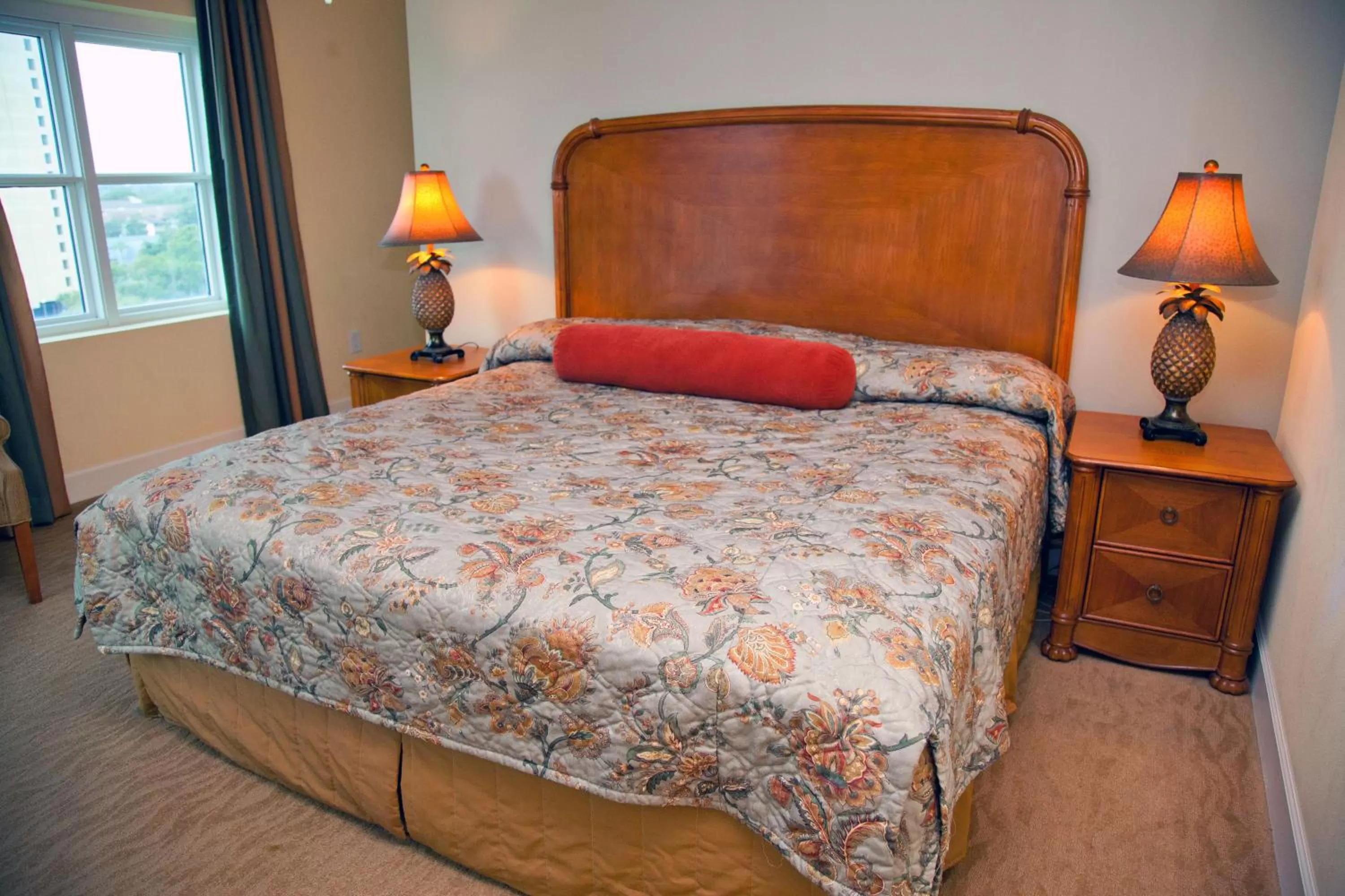 Bed, Room Photo in The Horizon at 77th