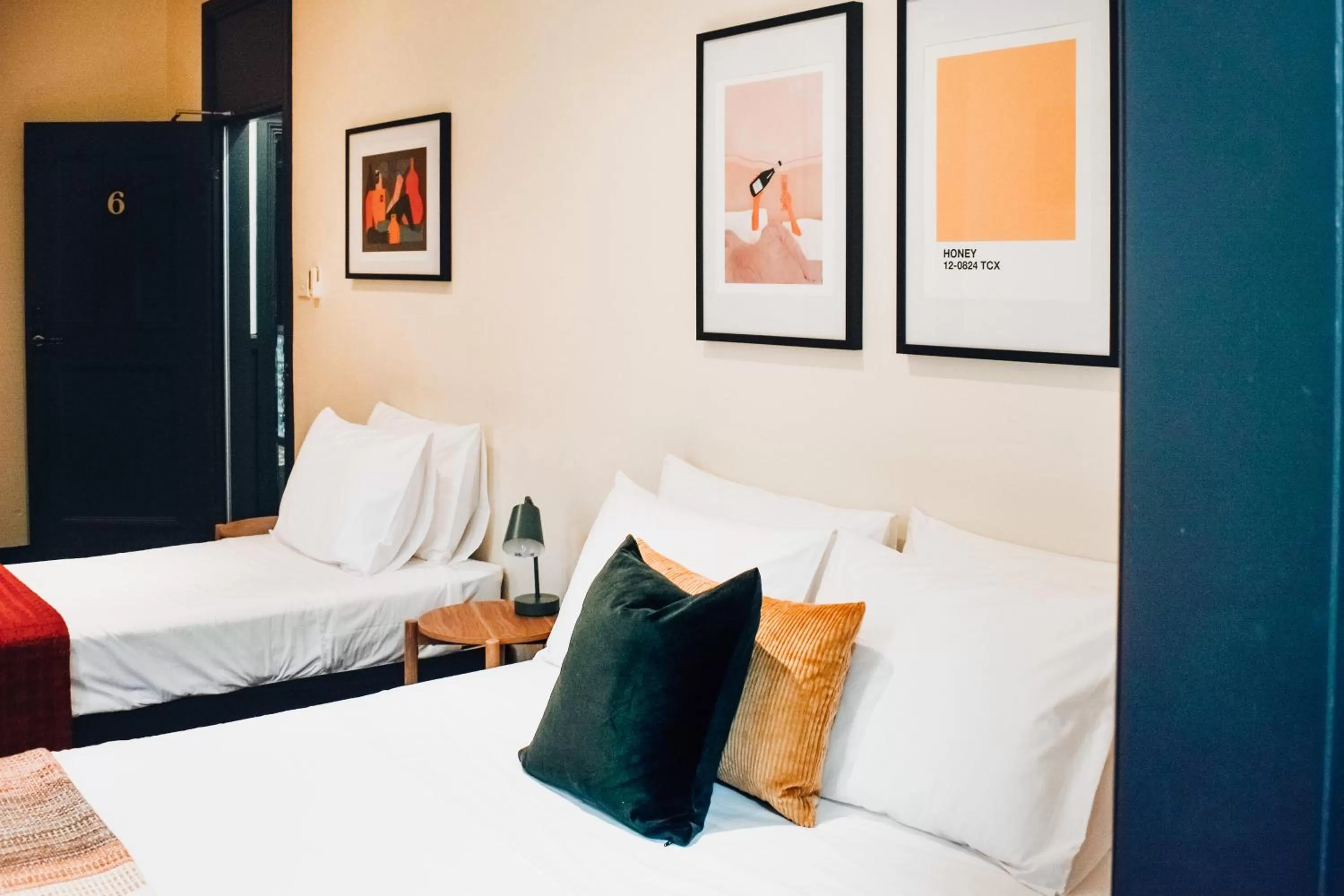 Bed in The Sherwood Hotel