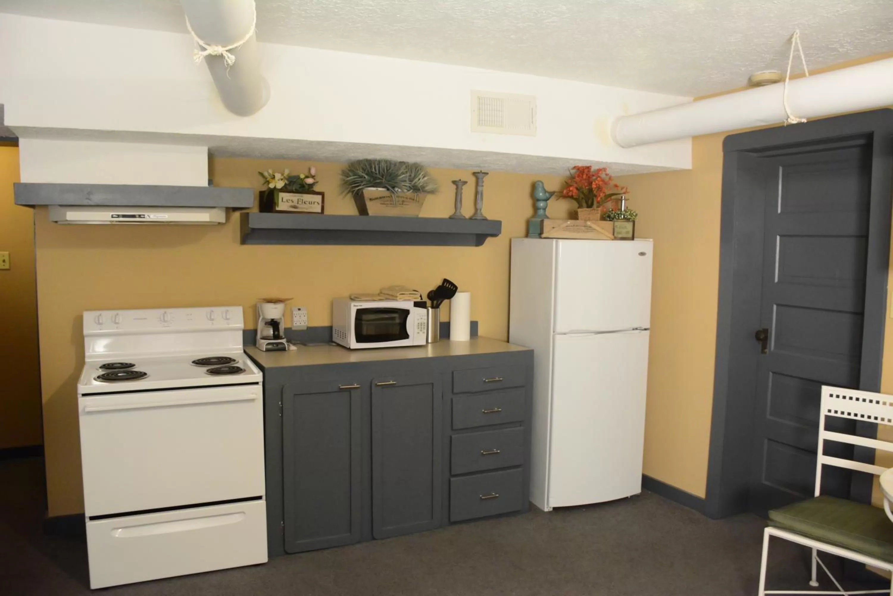 Kitchen or kitchenette in Stone Soup Inn