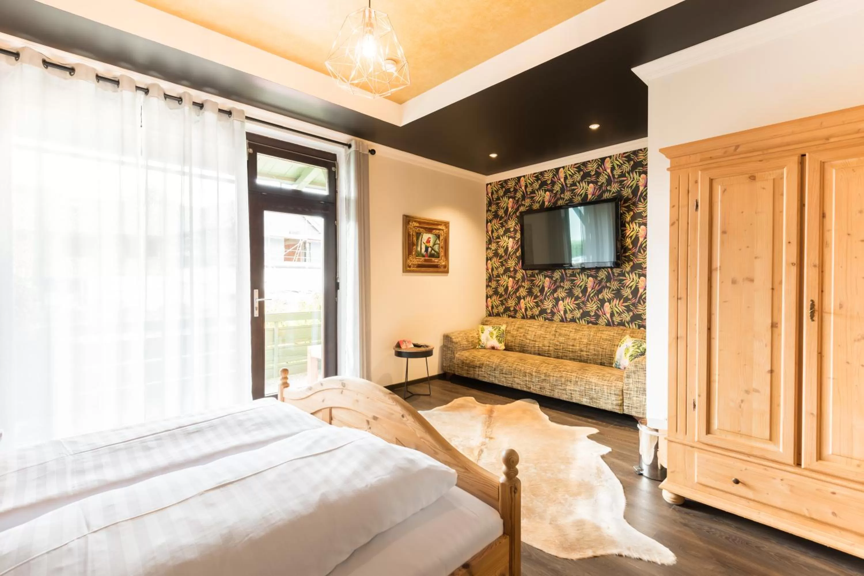 Seating area, Bed in Engel Hotel Grill Bar