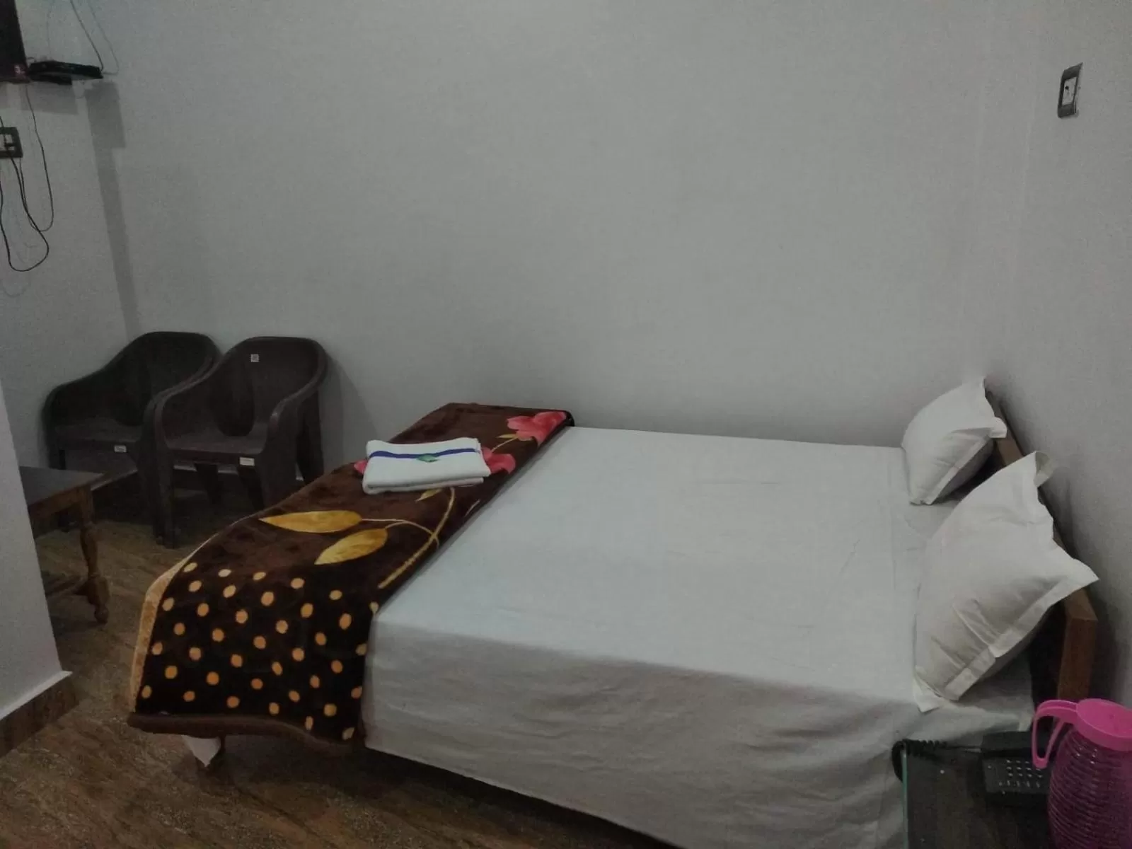Bedroom, Bed in STAYMAKER Hotel Raj Ganga