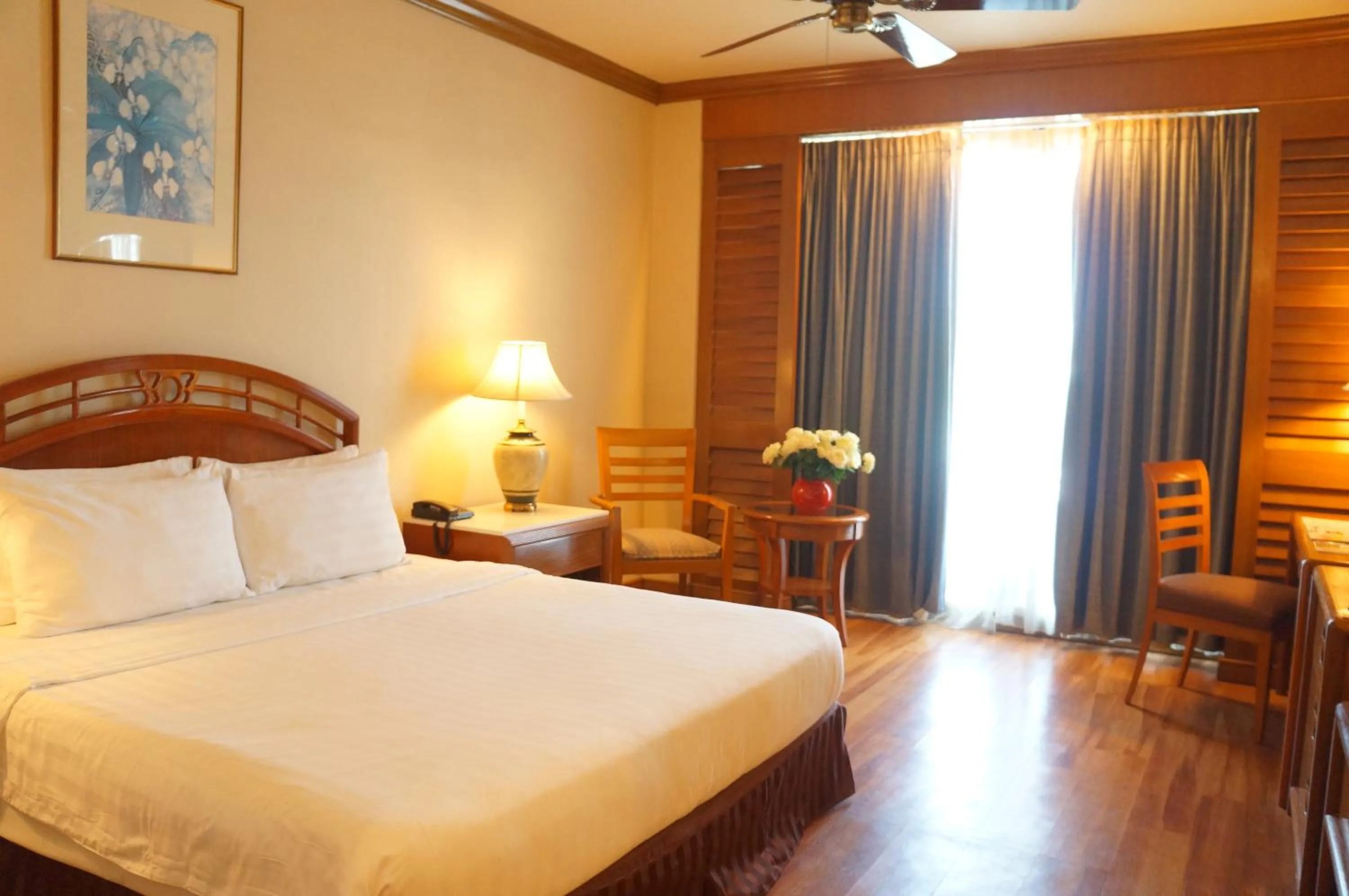 Photo of the whole room, Bed in Sabah Oriental Hotel