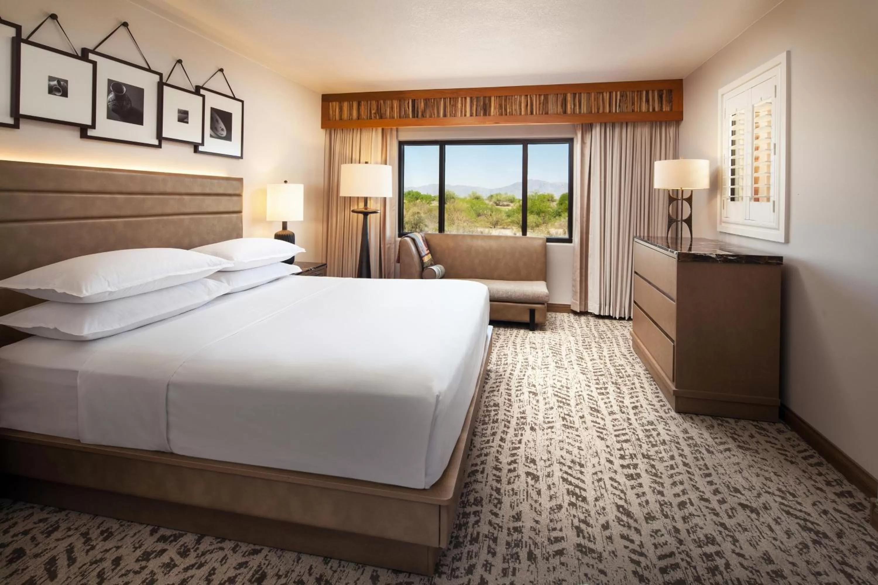 Bedroom, Bed in Sheraton Grand at Wild Horse Pass