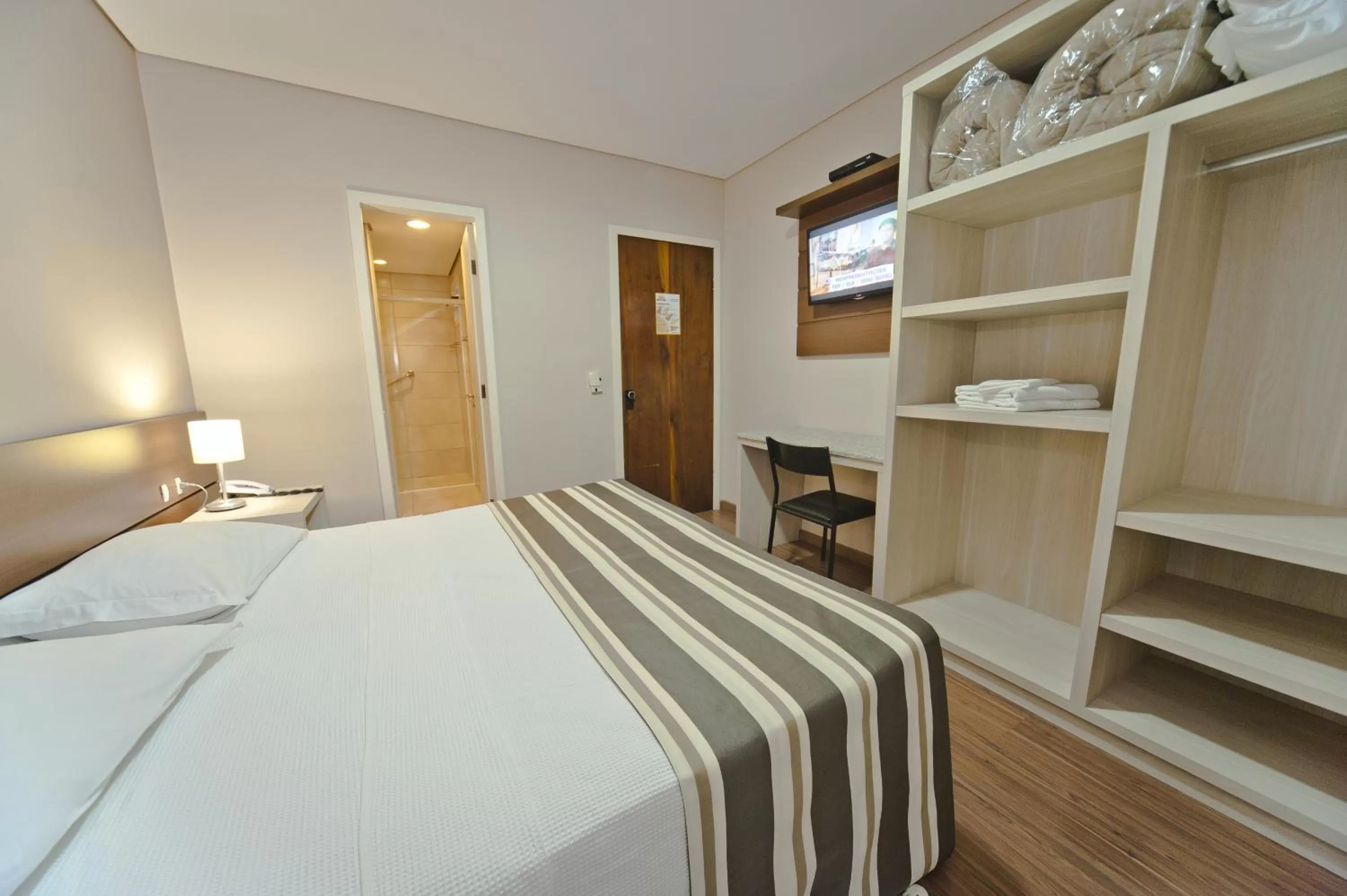 Photo of the whole room, Bed in Hotel Sol By MRHotelaria