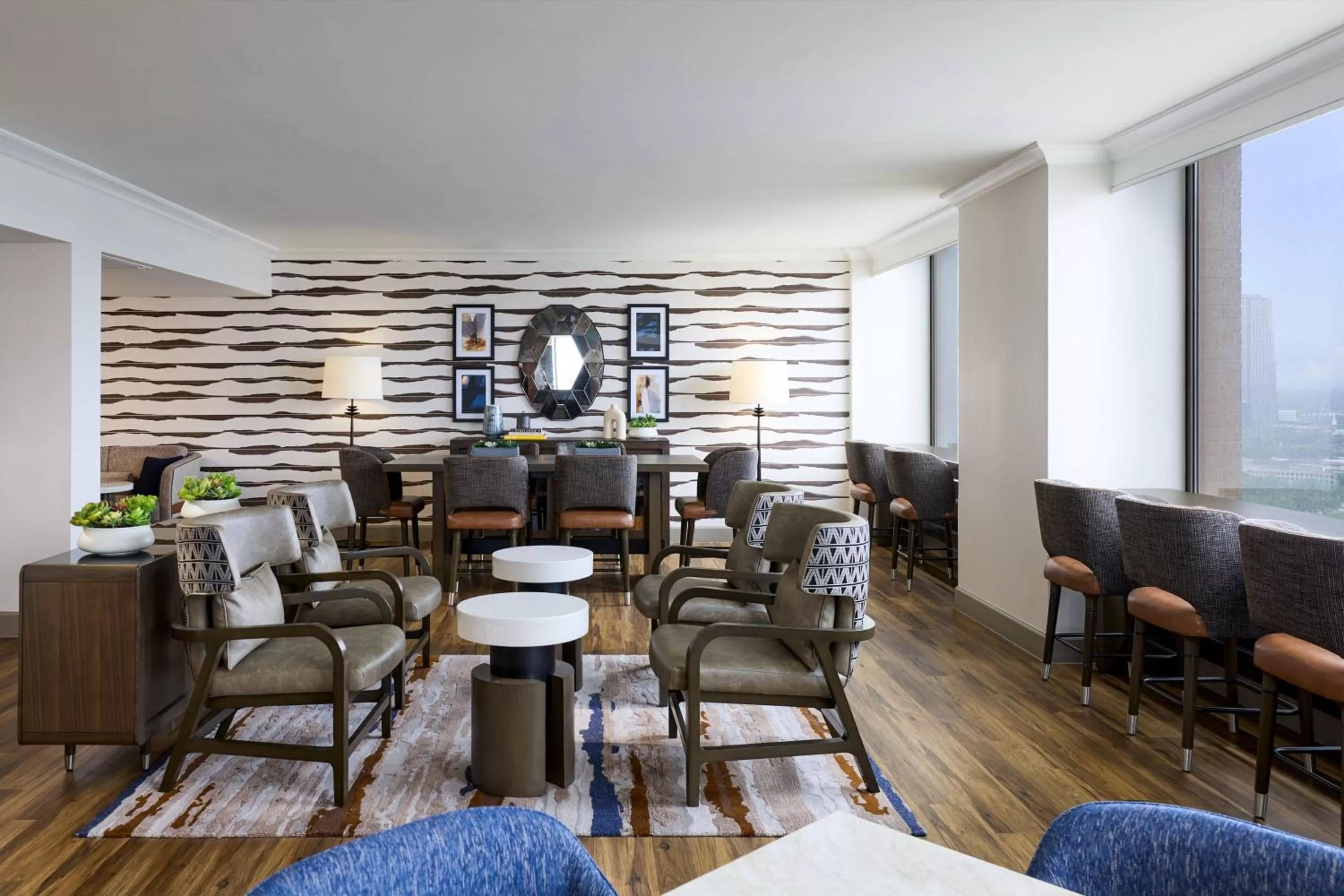 Lounge or bar in JW Marriott Houston by the Galleria