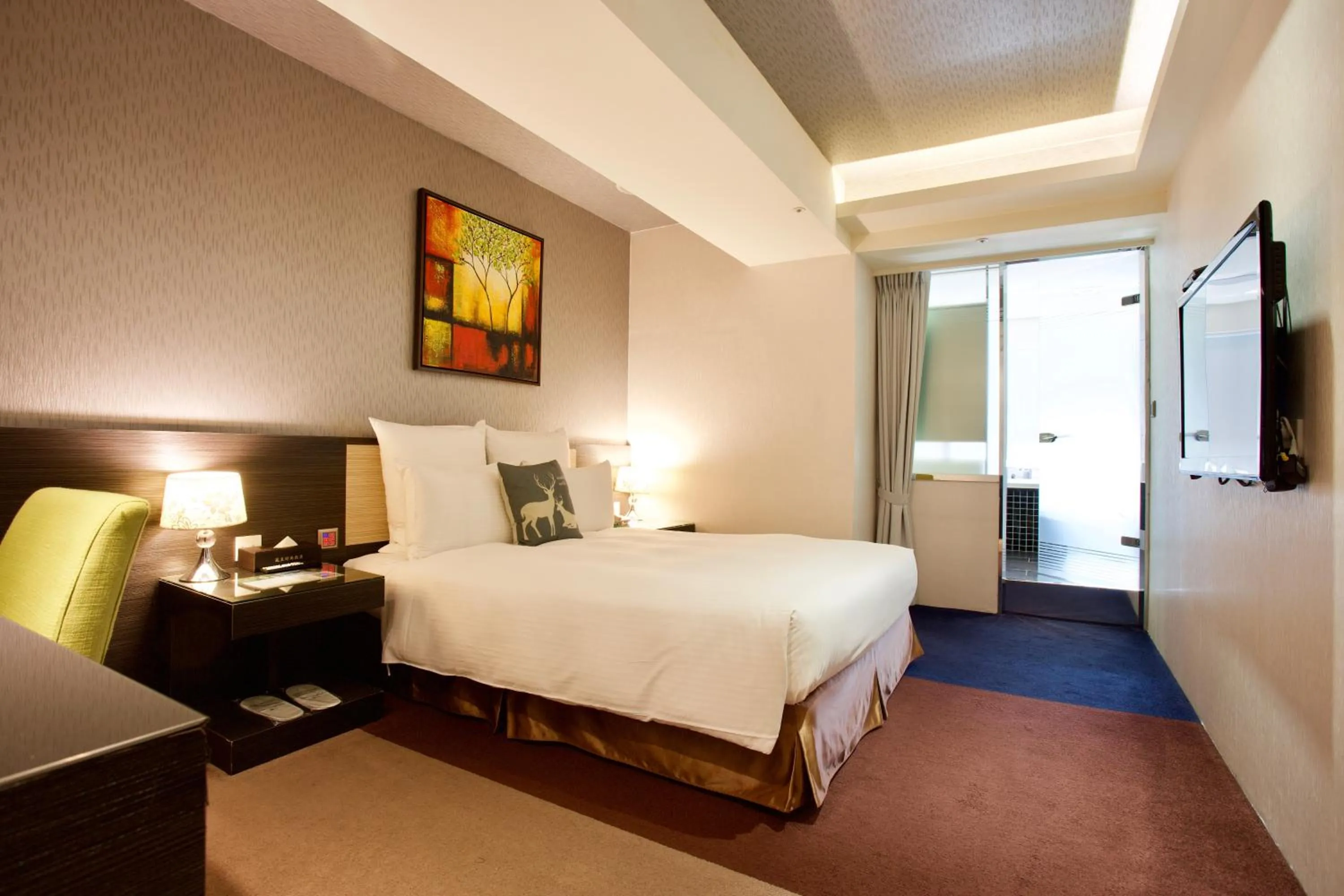 Bedroom, Bed in V-one Vogue Hotel