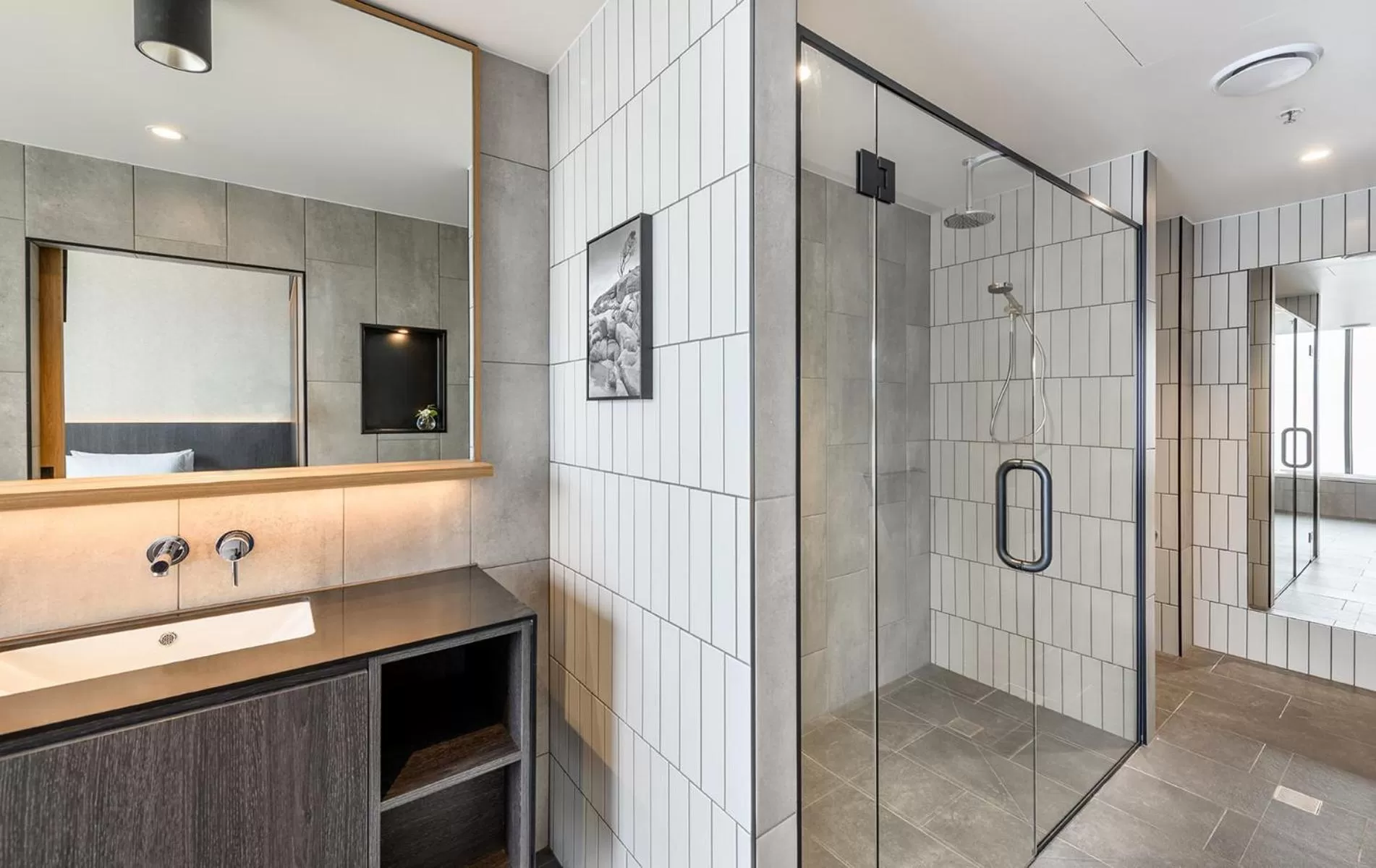 Shower in Mövenpick Hotel Hobart