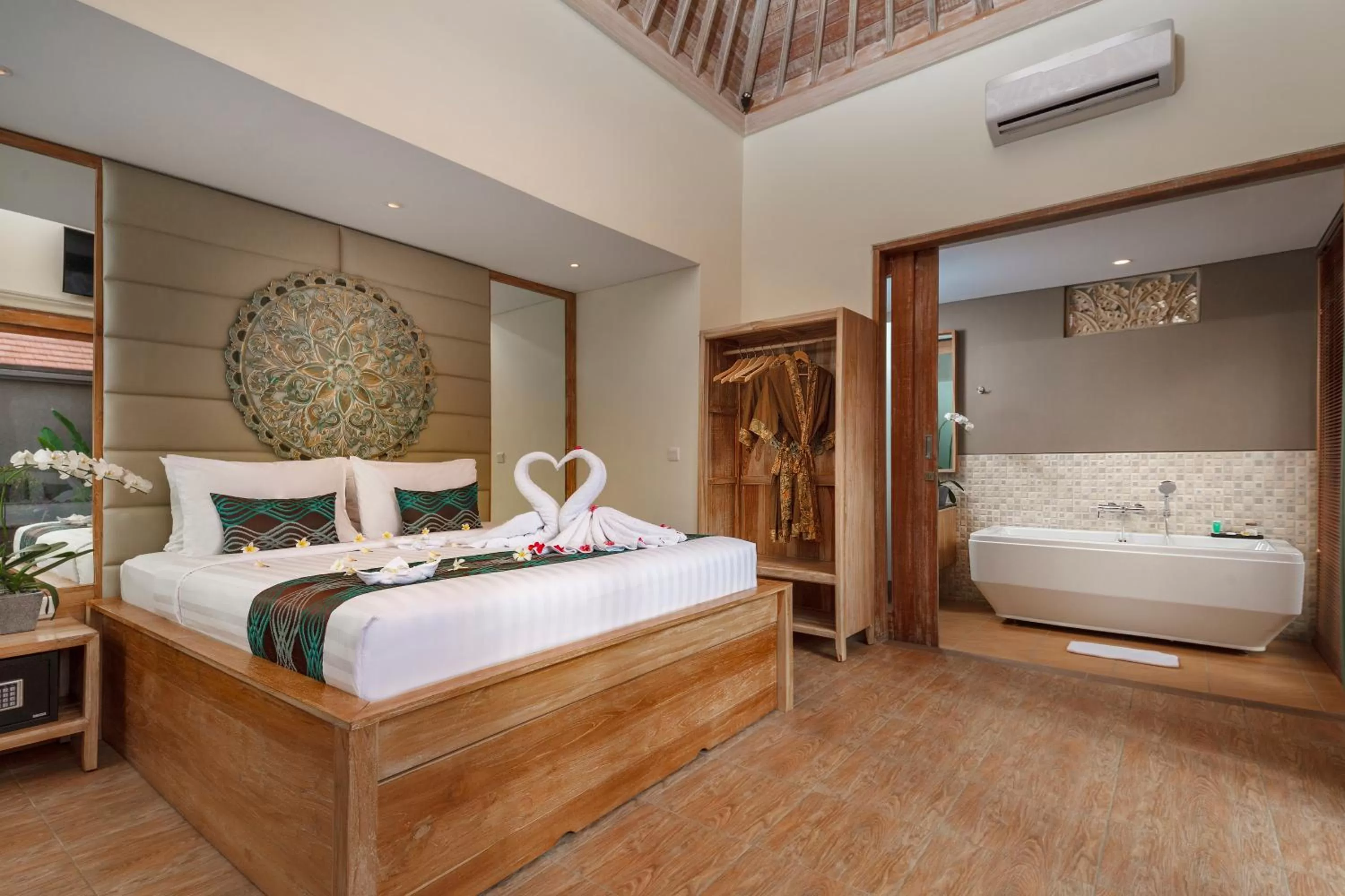 Bed in Mahagiri Resort Nusa Lembongan