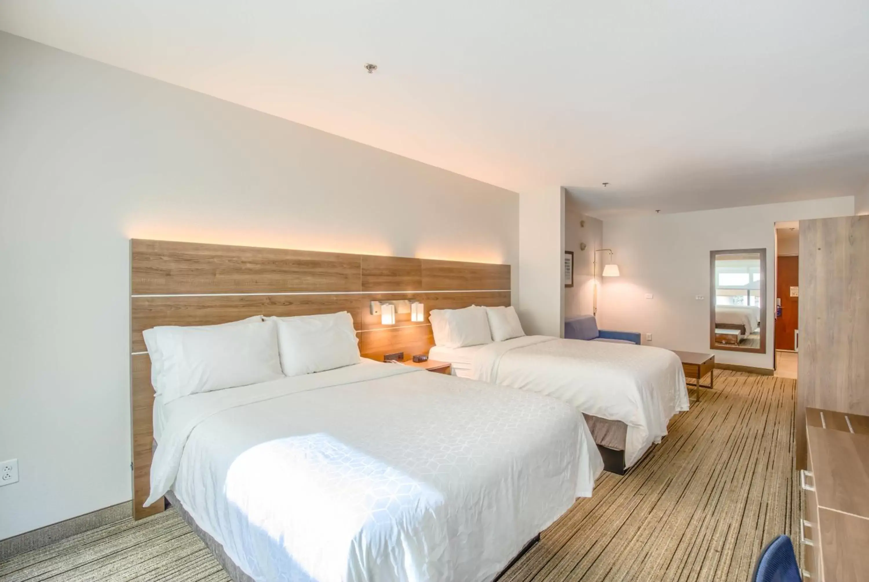 Queen Room with Two Queen Beds - Disability Access with Bath Tub in Holiday Inn Express Hotel & Suites Gulf Shores by IHG Queen Room with Two Queen Beds - Disability Access with Bath Tub in Holiday Inn Express Hotel & Suites Gulf Shores by IHG