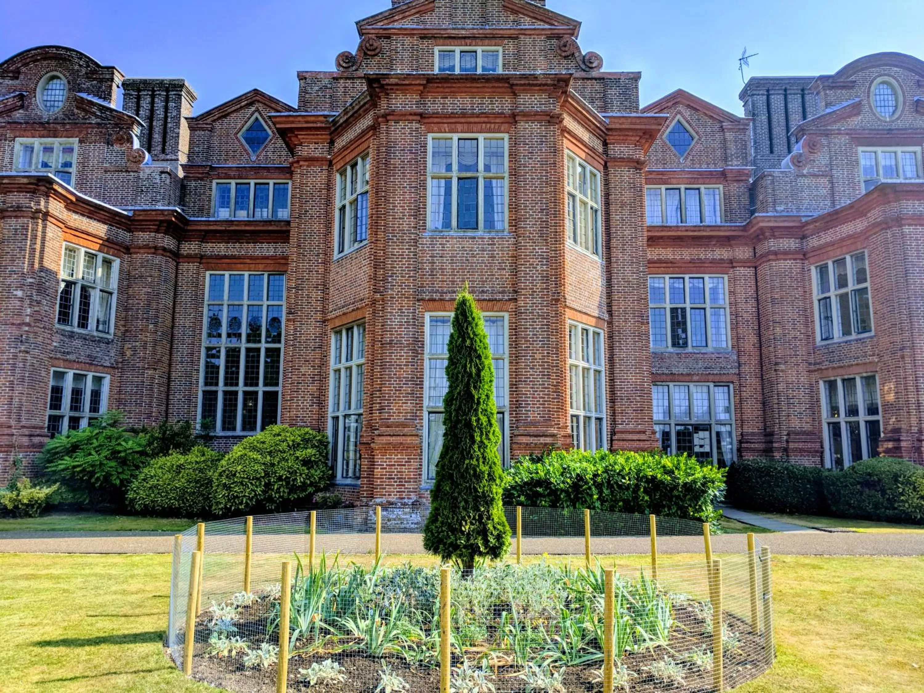 Facade/entrance in Broome Park Hotel