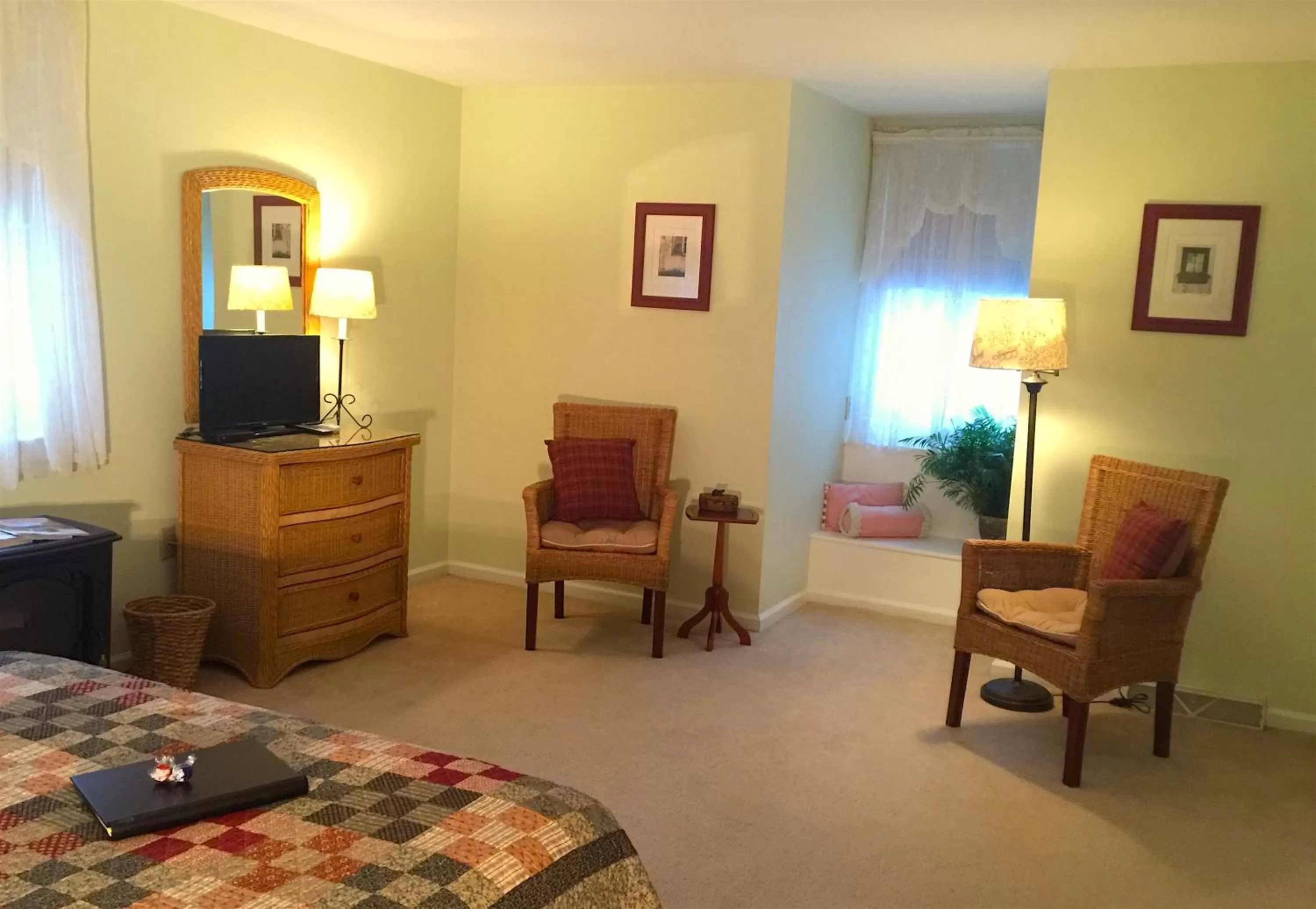 Photo of the whole room, Seating Area in The Lancaster Bed and Breakfast