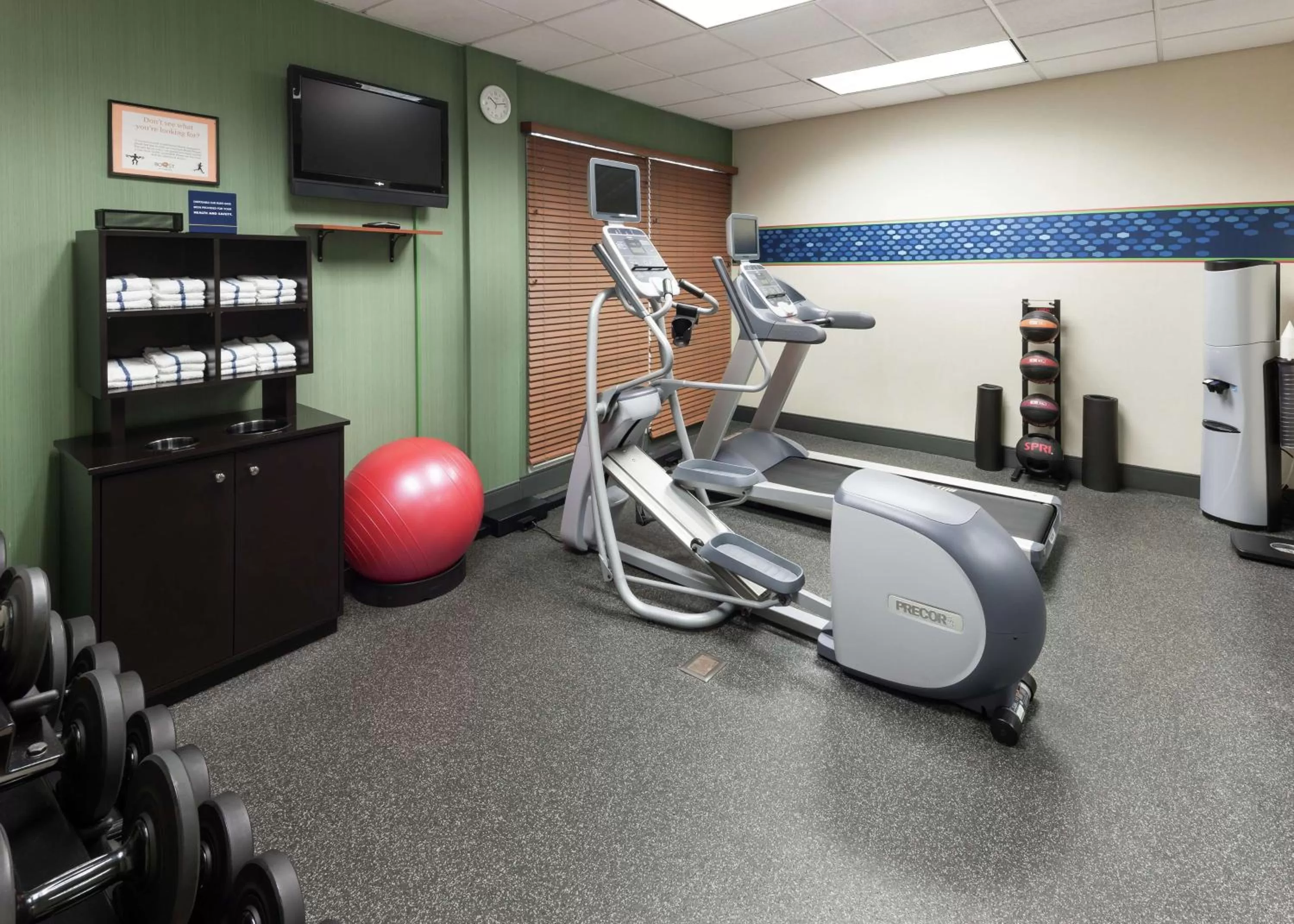 Fitness centre/facilities in Hampton Inn & Suites Westford-Chelmsford