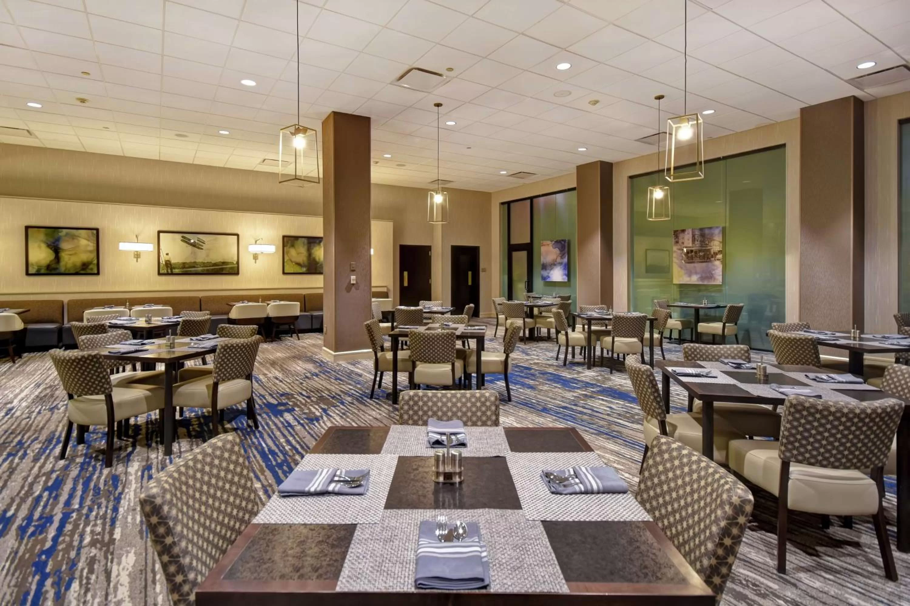 Restaurant/places to eat in Embassy Suites Montgomery - Hotel & Conference Center
