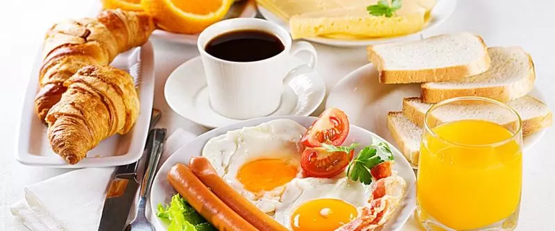 Breakfast in Hotel Intersuites