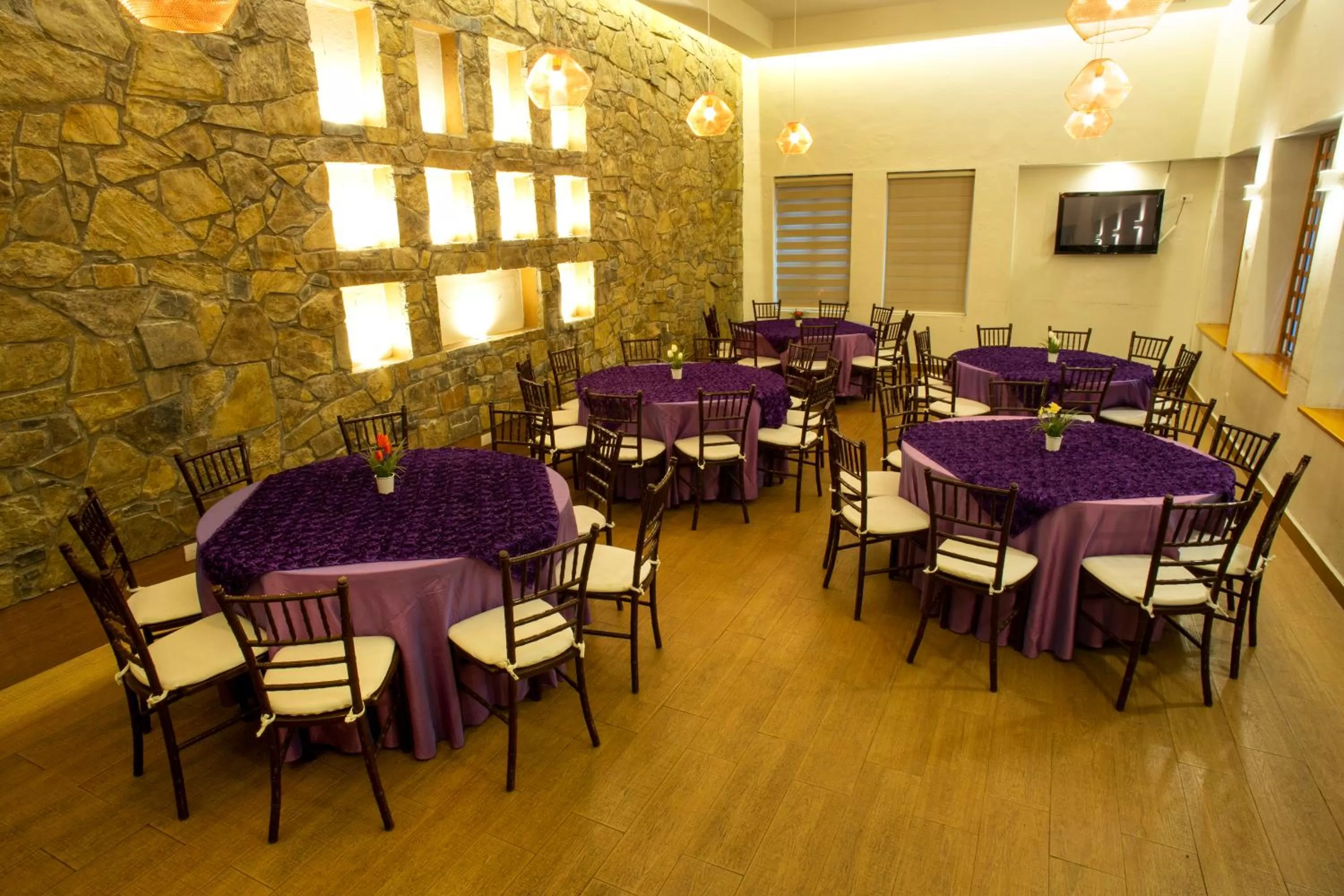 Restaurant/places to eat in Best Western PLUS Monterrey Colón