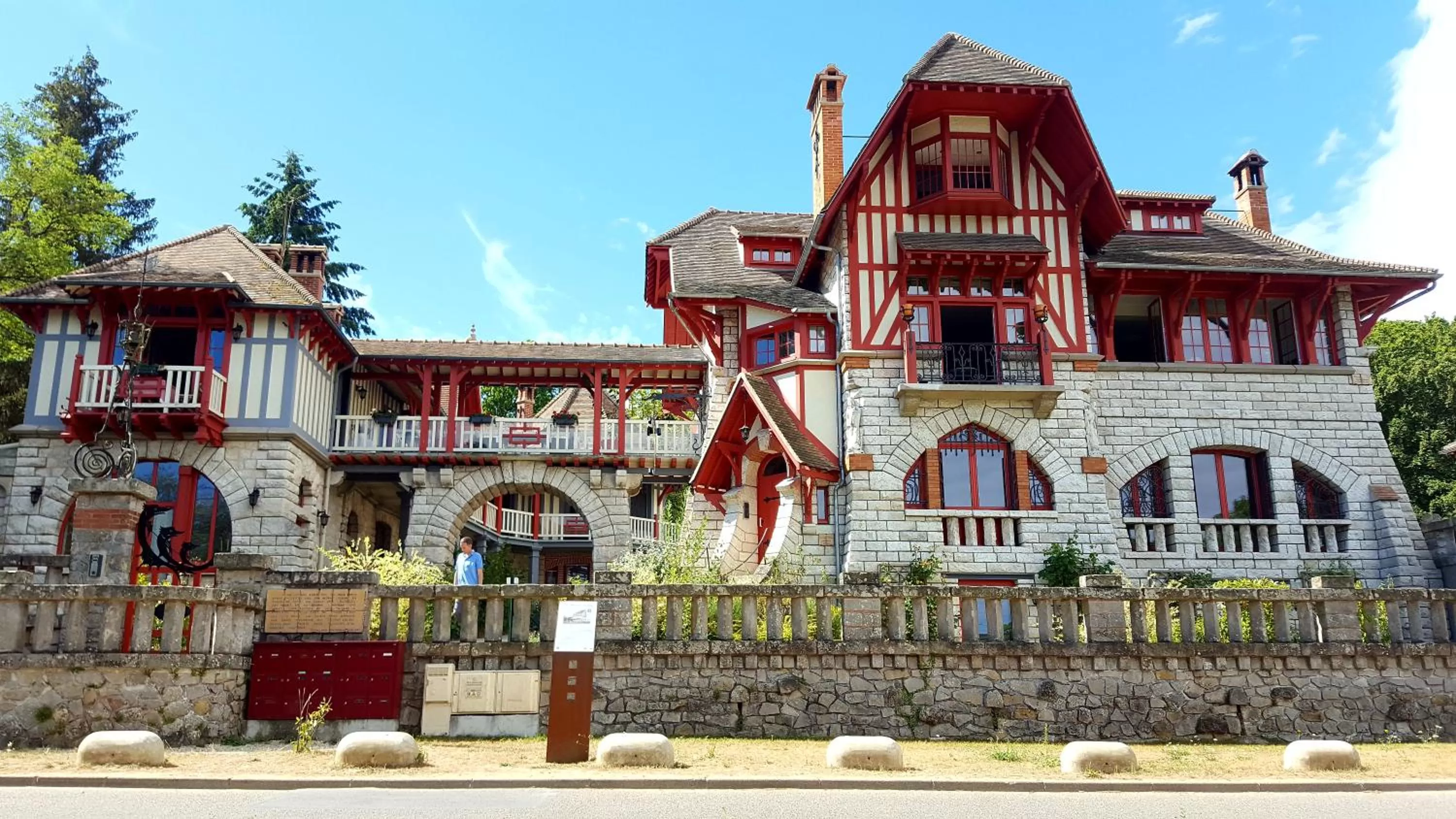 Nearby landmark in Apakabar Homestay - proche gare Melun, parking privé, Netflix