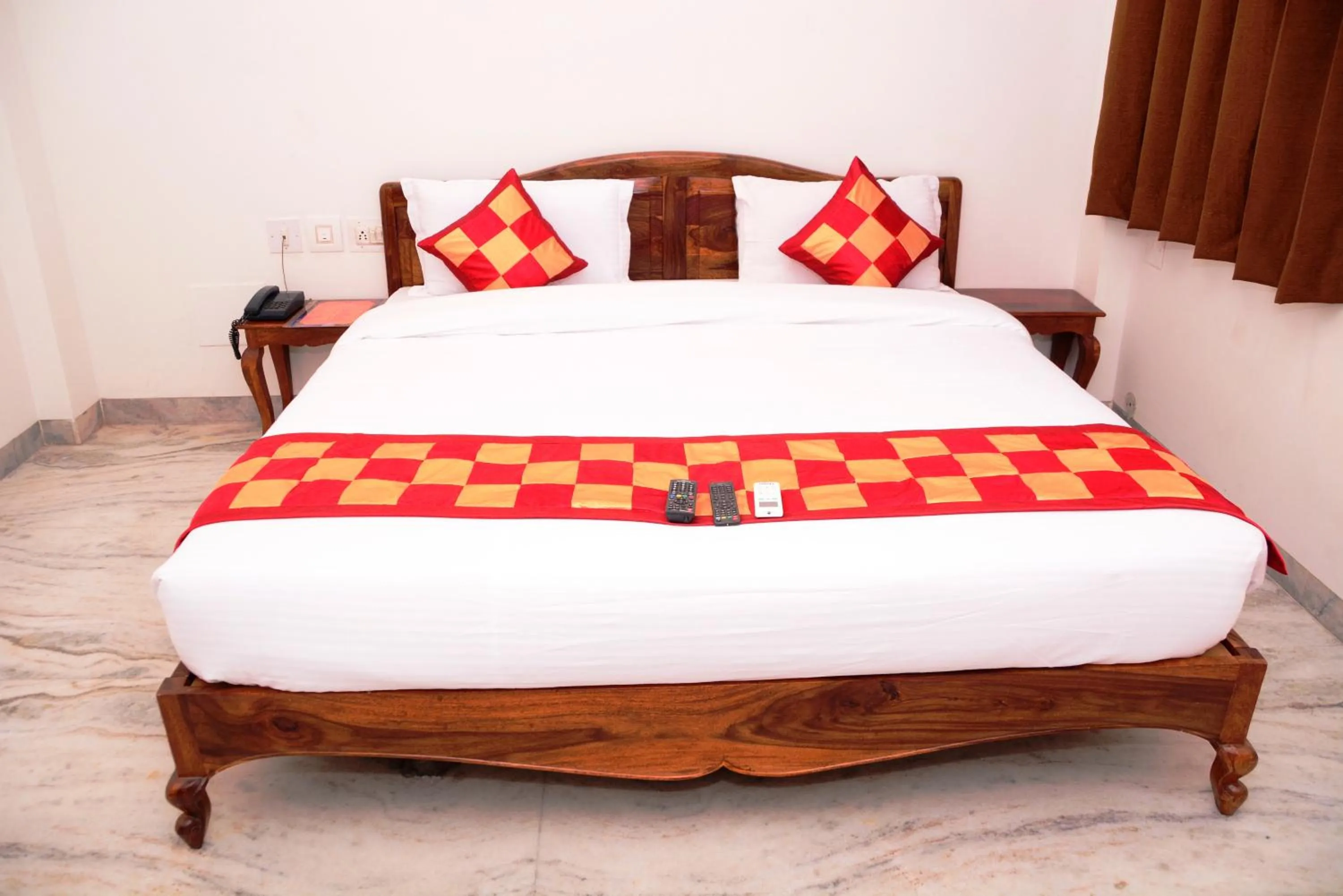 Bed in Hotel Sugandh Retreat- Near Sindhi Camp Bus station