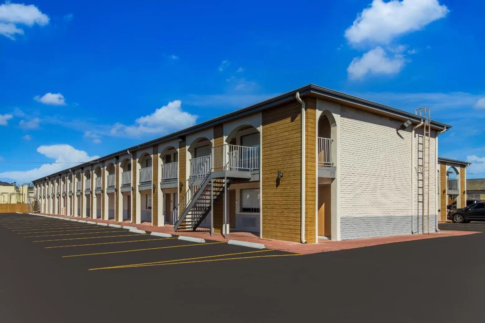 Property building in Signature Inn Houston Galleria