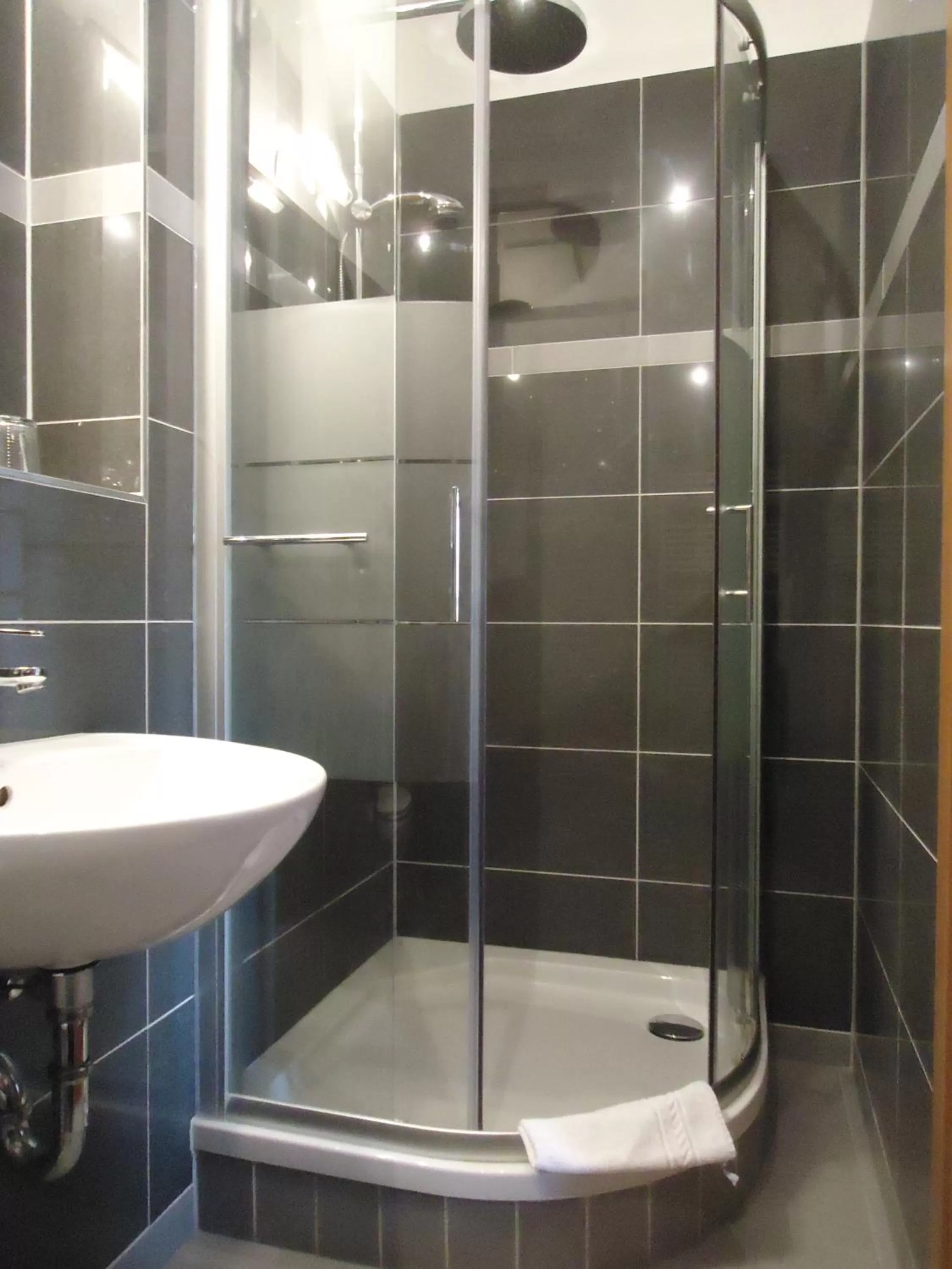 Bathroom in Hotel Haus Sajons