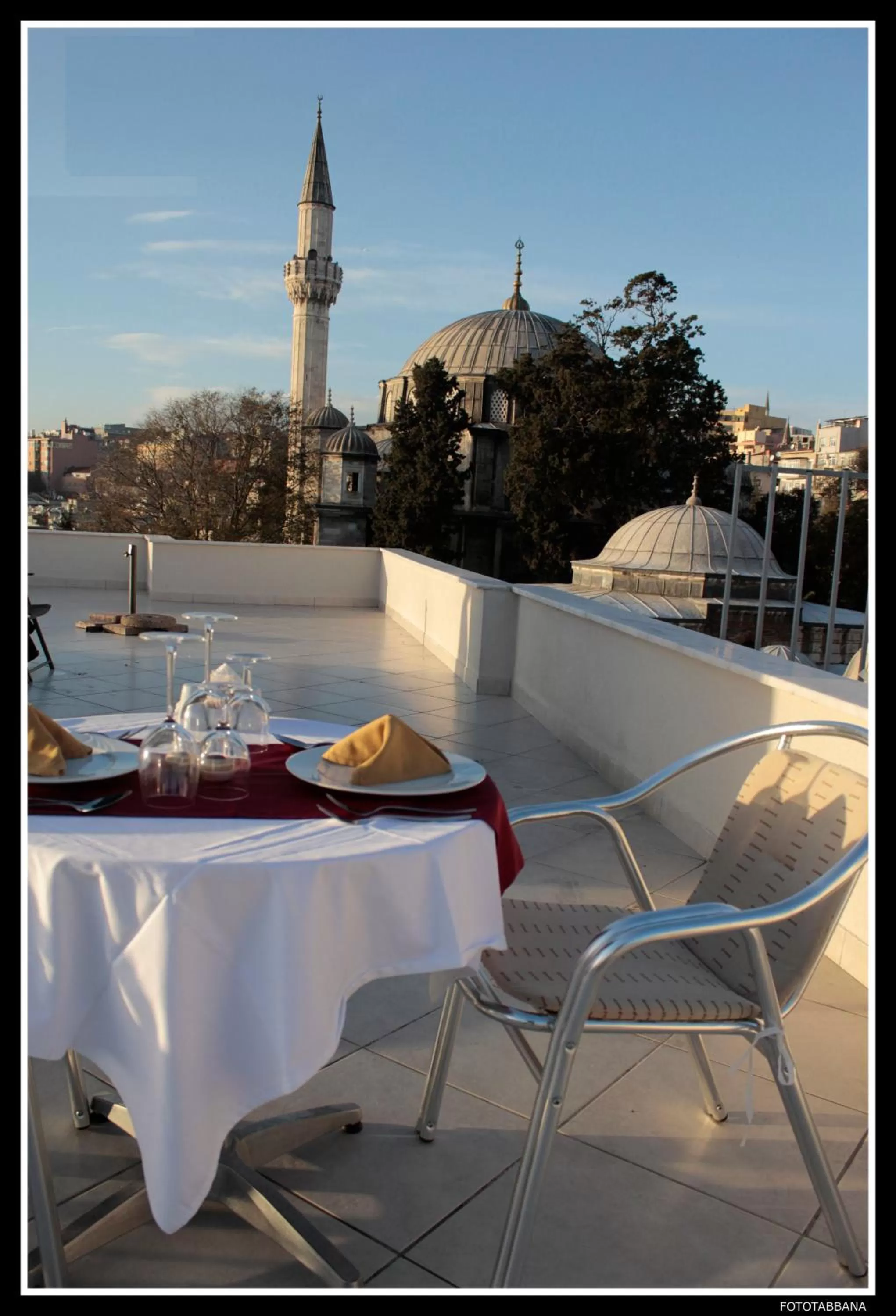 Restaurant/places to eat in Sultanahmet Cesme Hotel