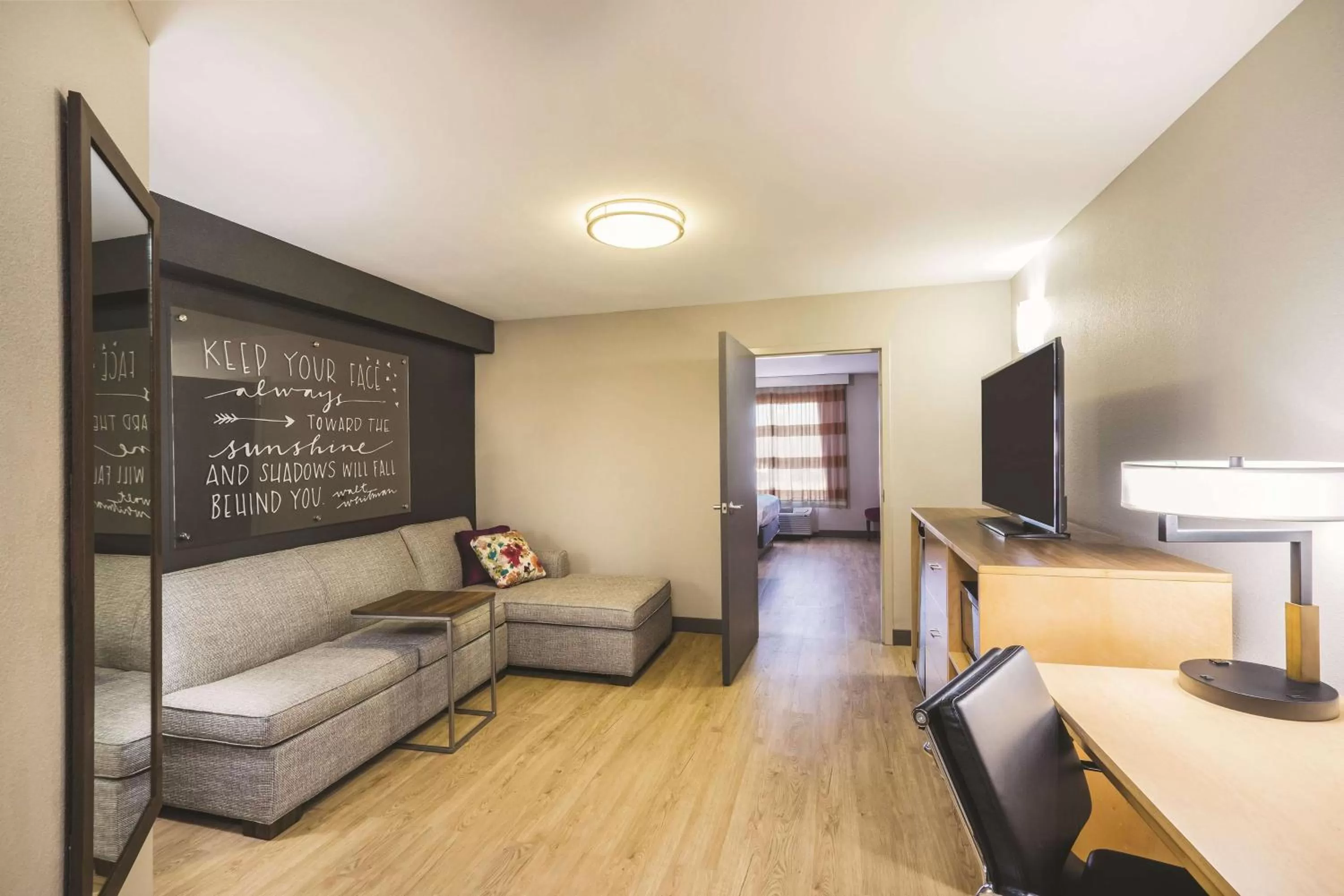 Photo of the whole room in La Quinta by Wyndham Chattanooga-Hamilton Place