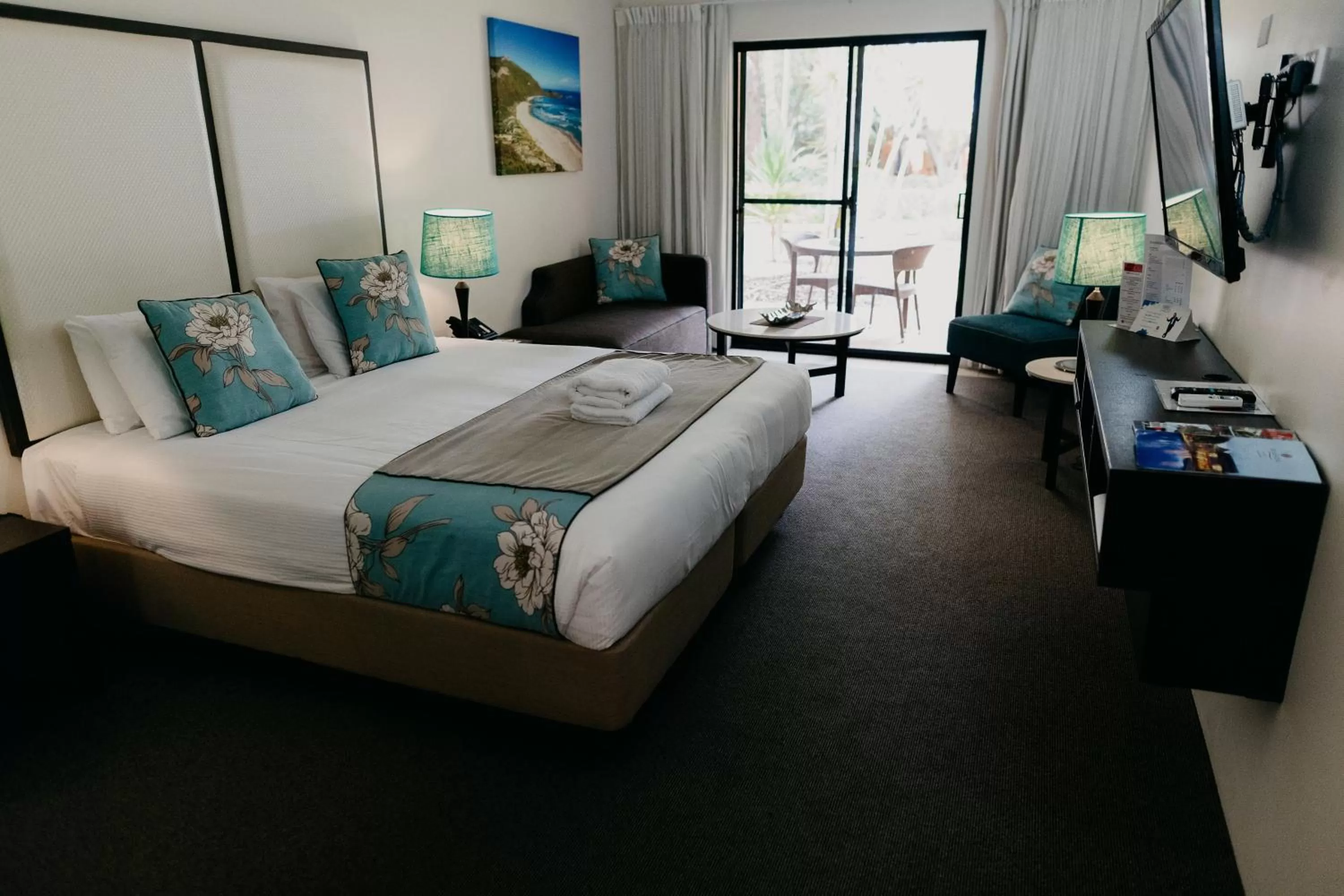 Photo of the whole room, Bed in Club Wyndham Dunsborough, Trademark Collection by Wyndham