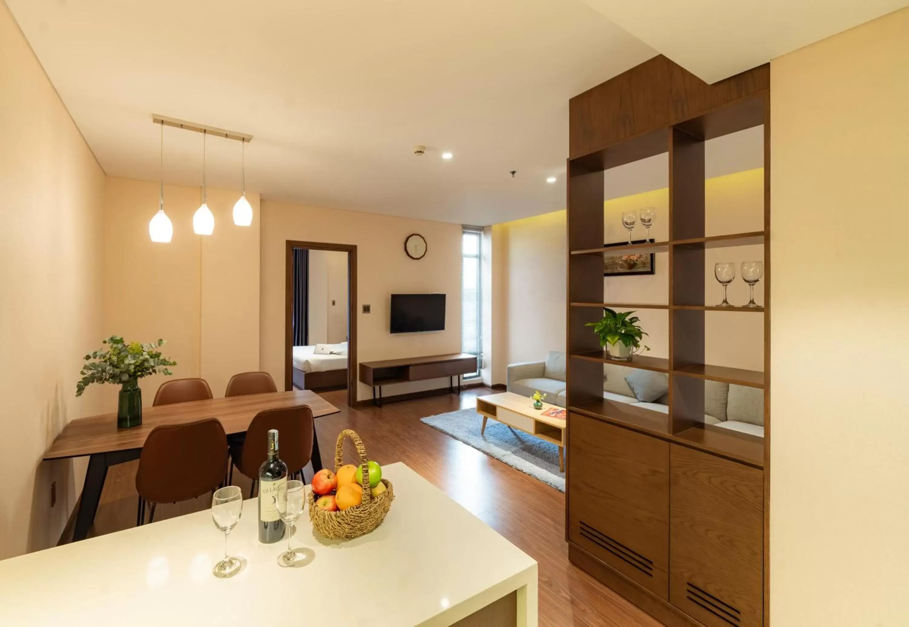 King Room with Balcony in DHTS Business Hotel & Apartment King Room with Balcony in DHTS Business Hotel & Apartment