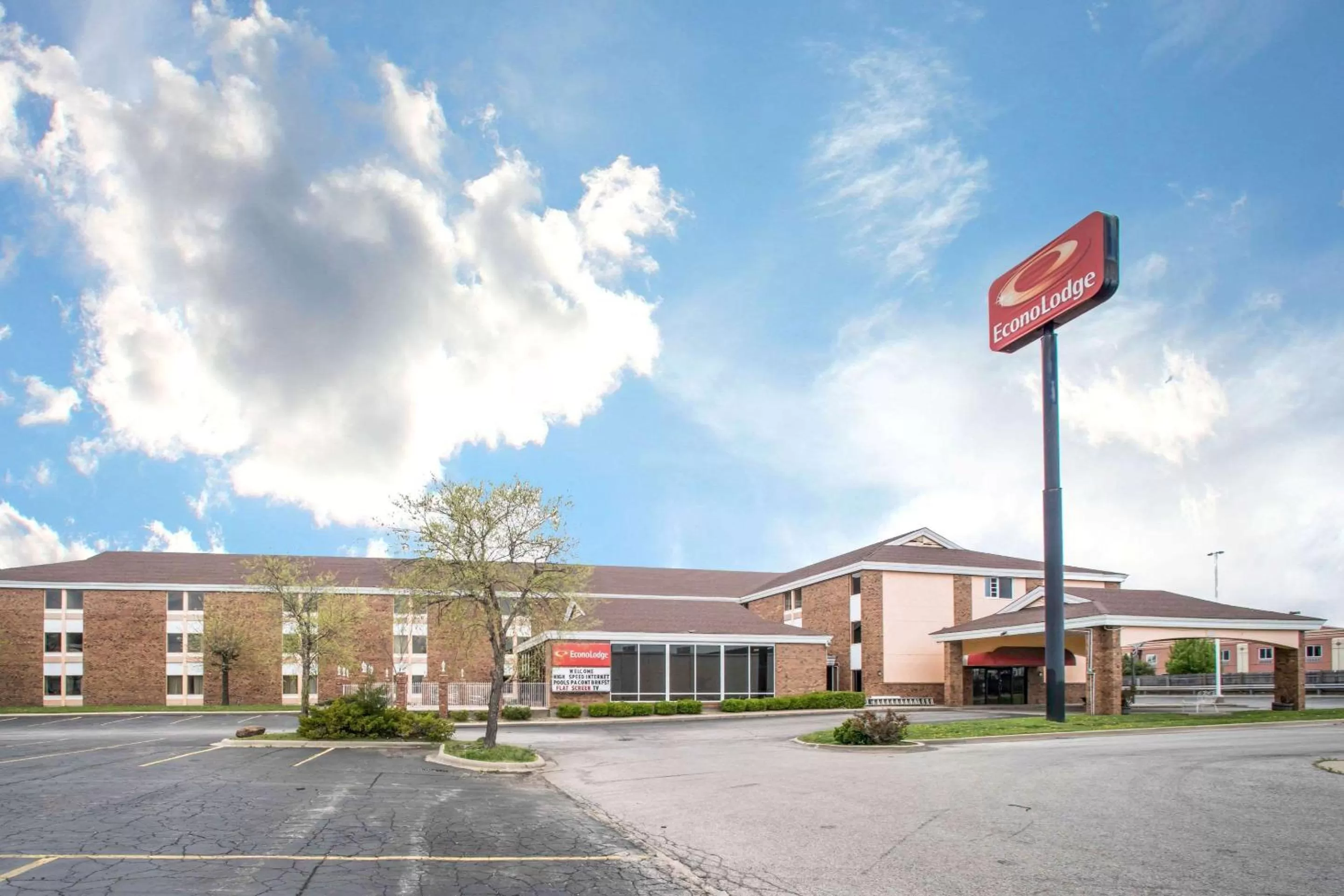Property building in Econo Lodge Marion