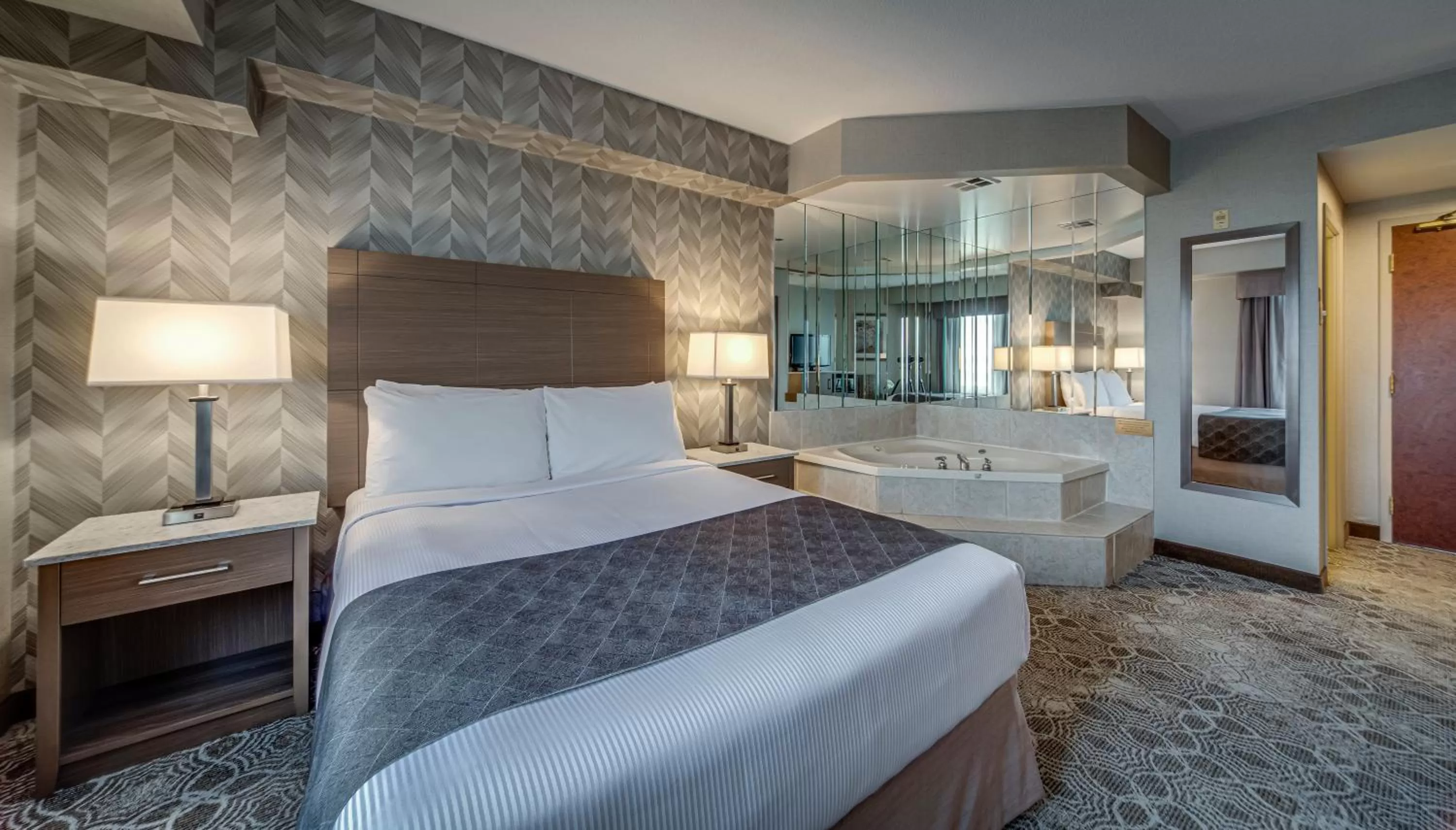 Bed in Monte Carlo Inn Markham