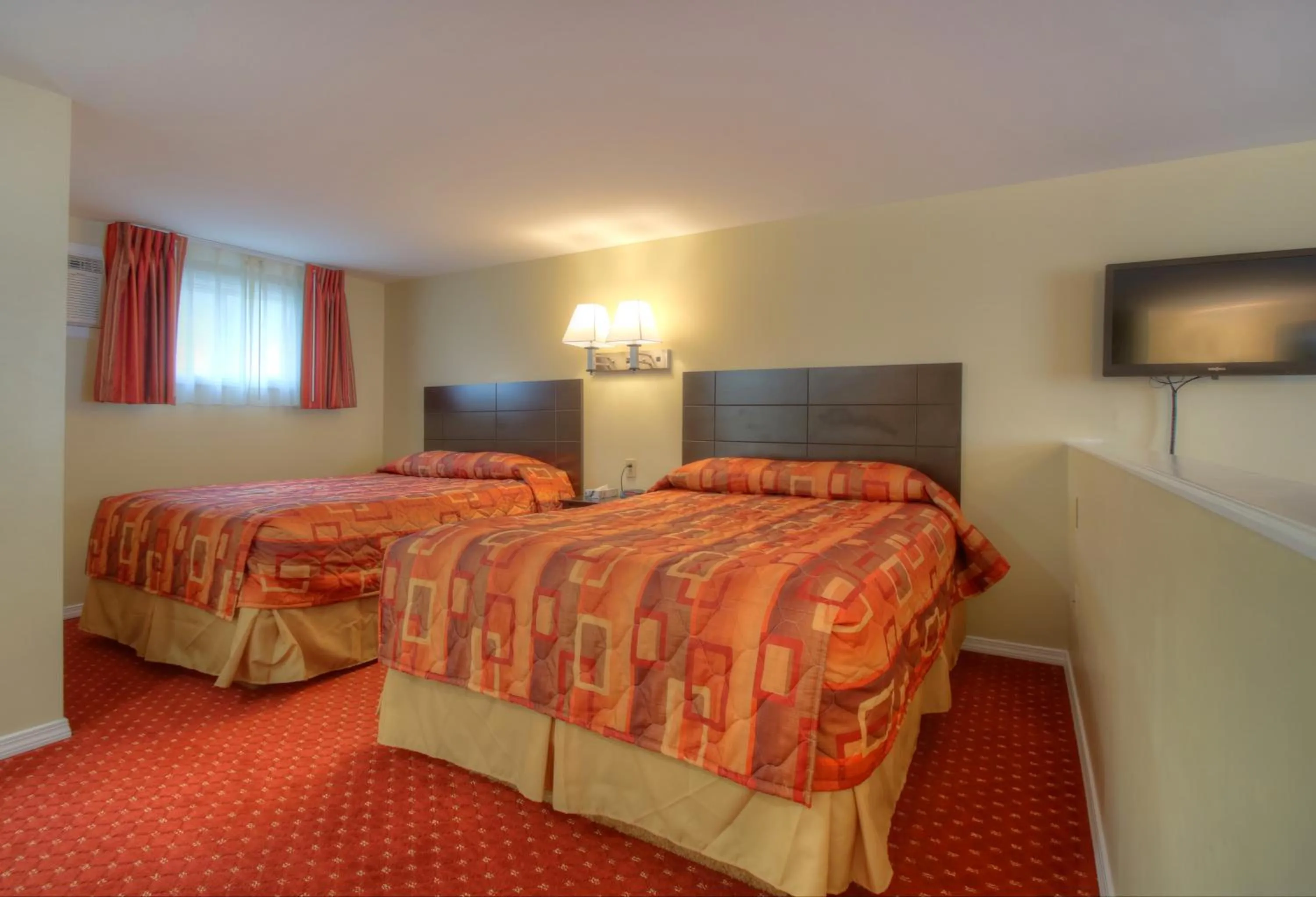 Bed in Ogunquit Tides